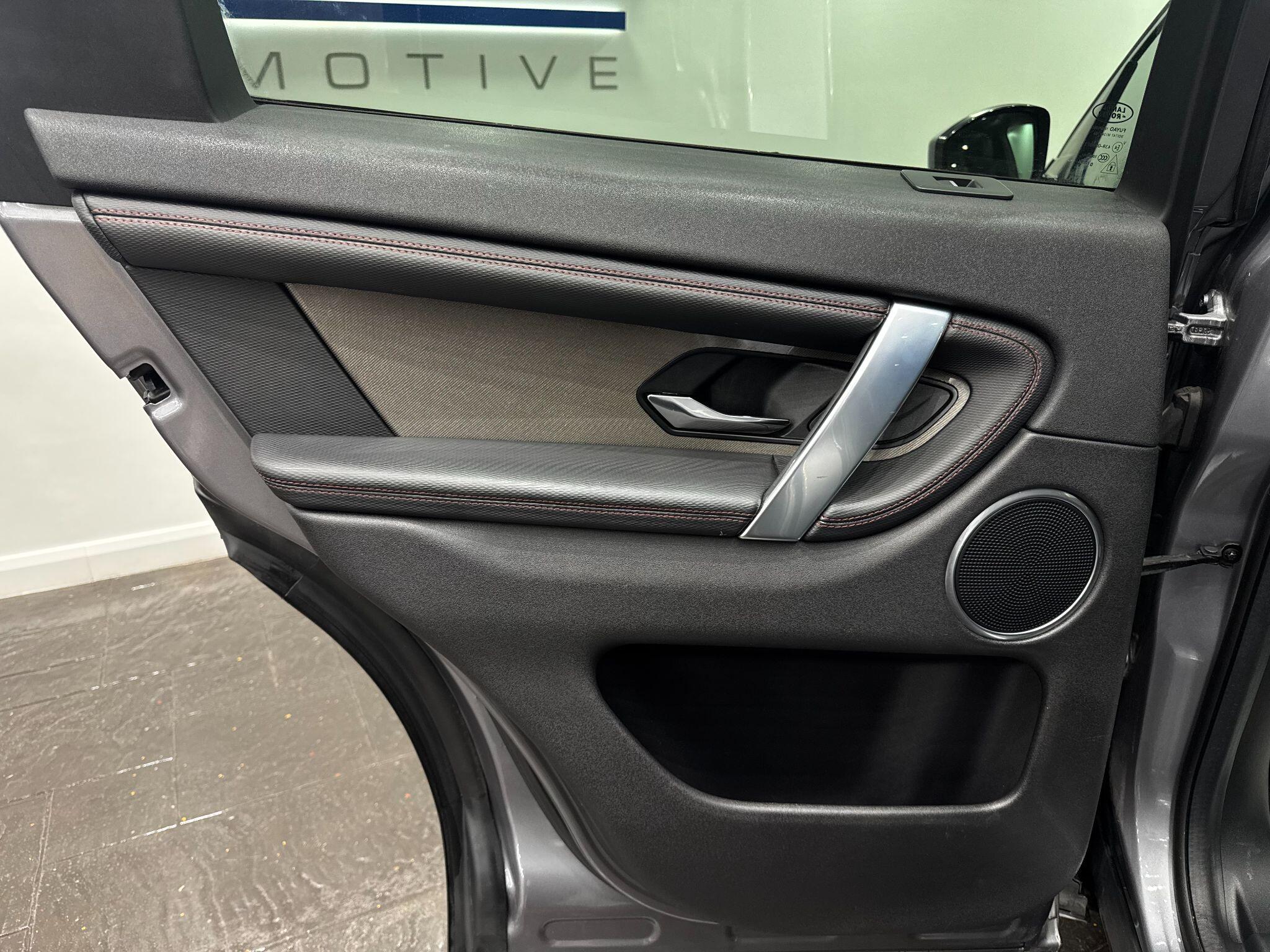 Land Rover Discovery Sport view 48