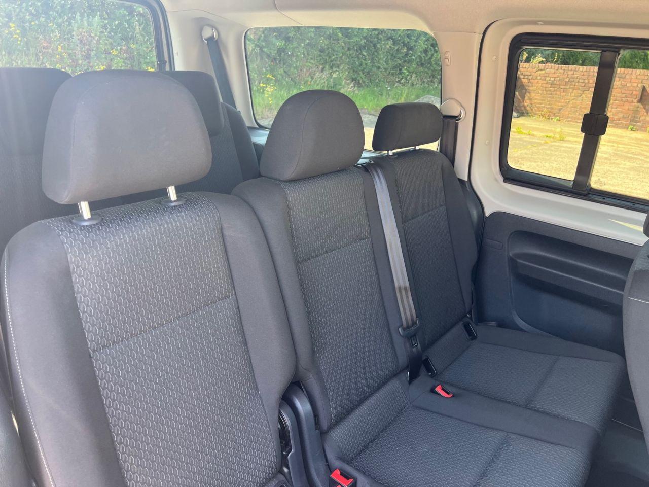 Volkswagen Caddy Maxi Life view 17