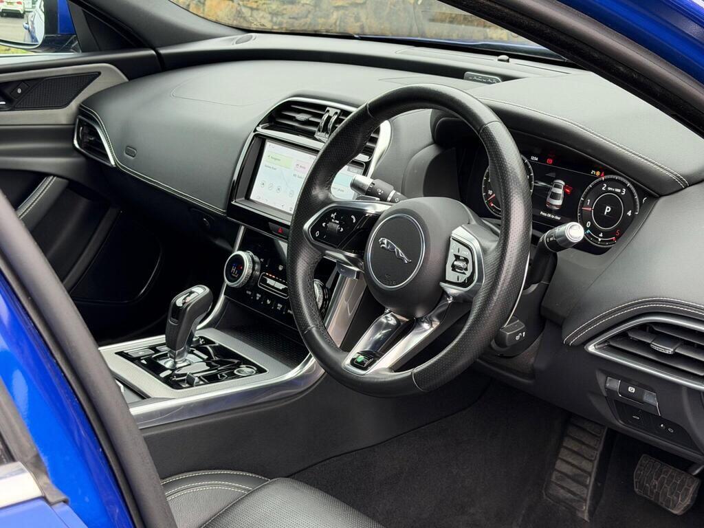 Jaguar XE view 11