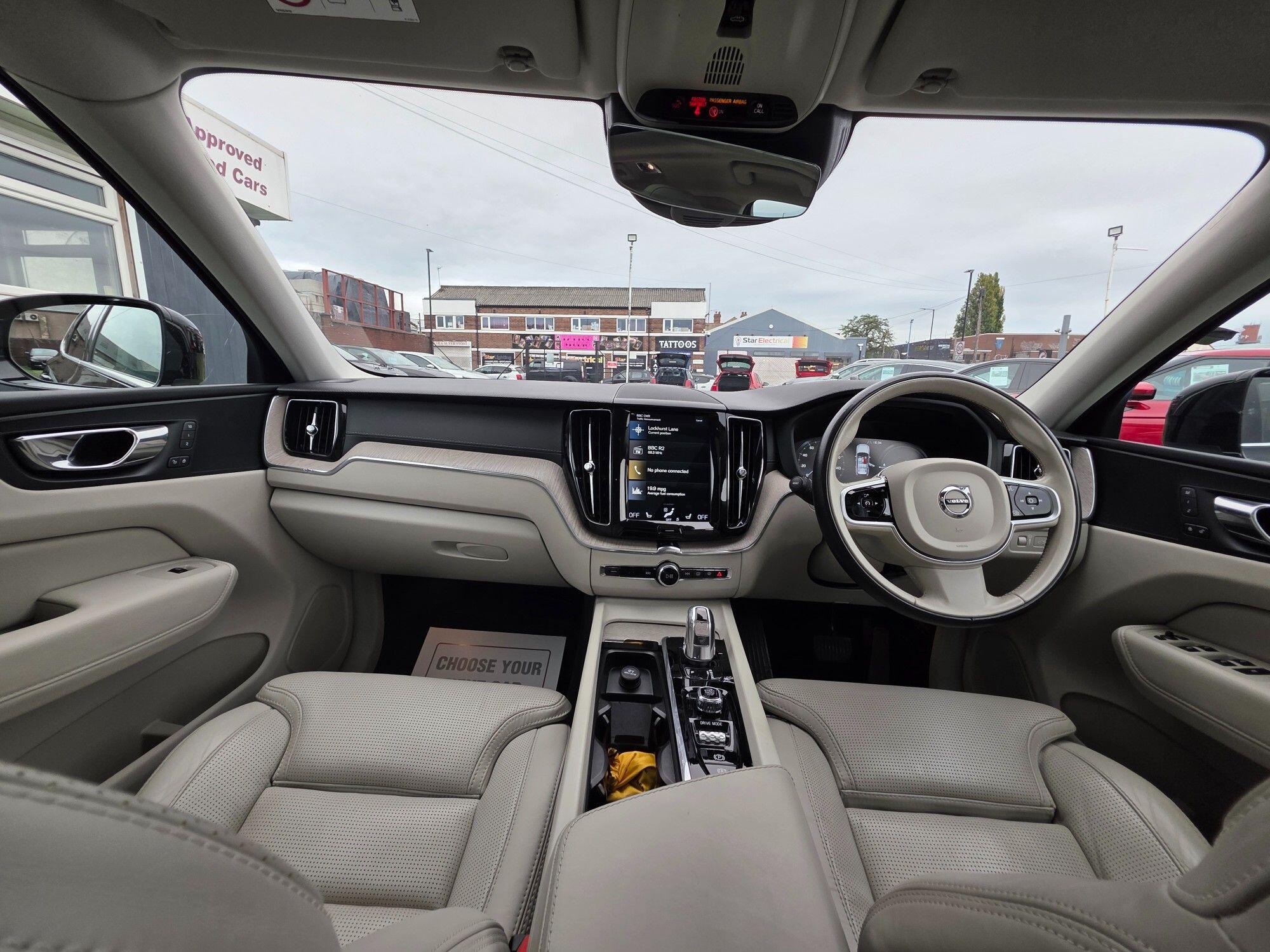 Volvo XC60 view 21