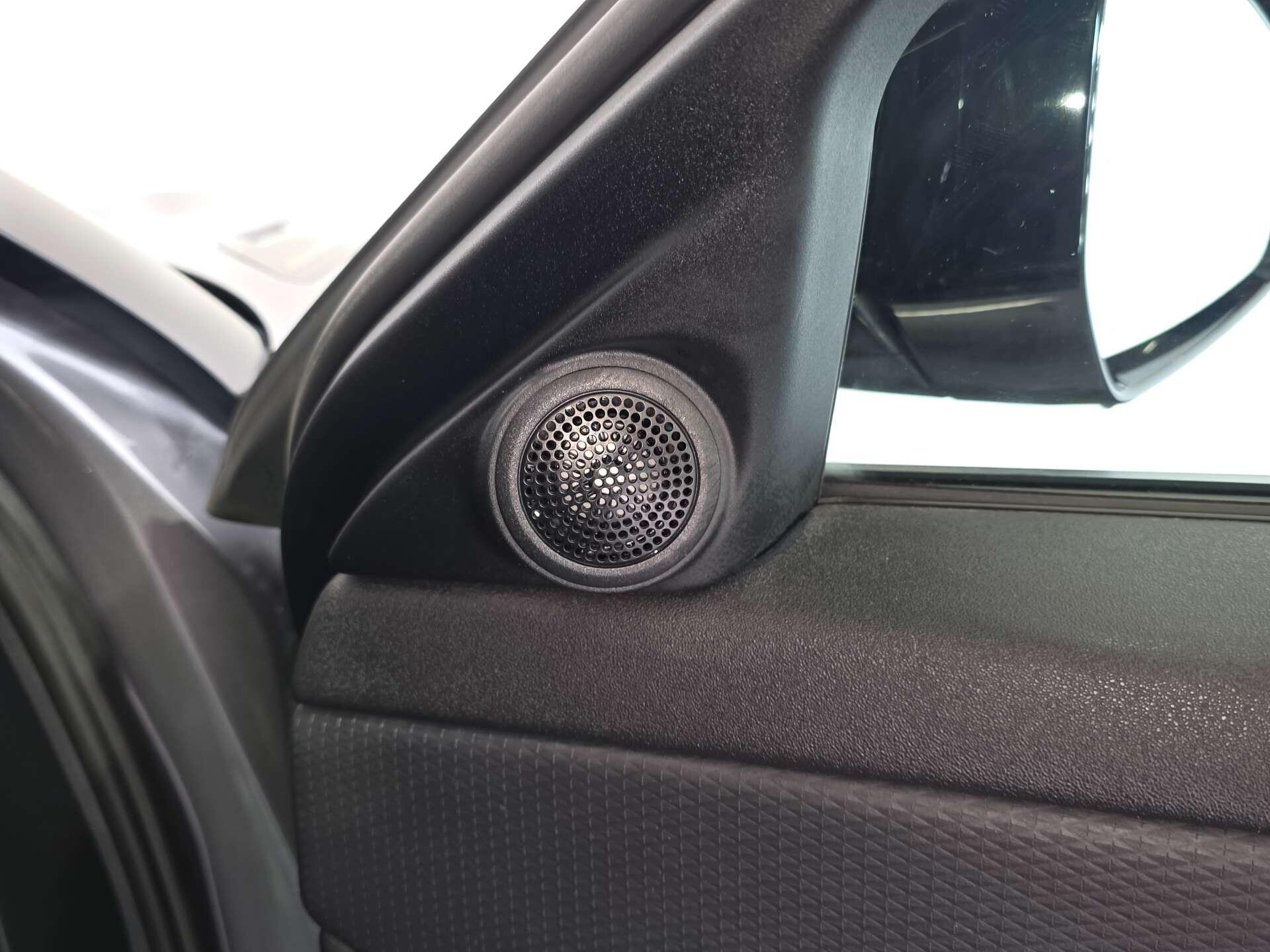 Land Rover Range Rover Evoque view 36