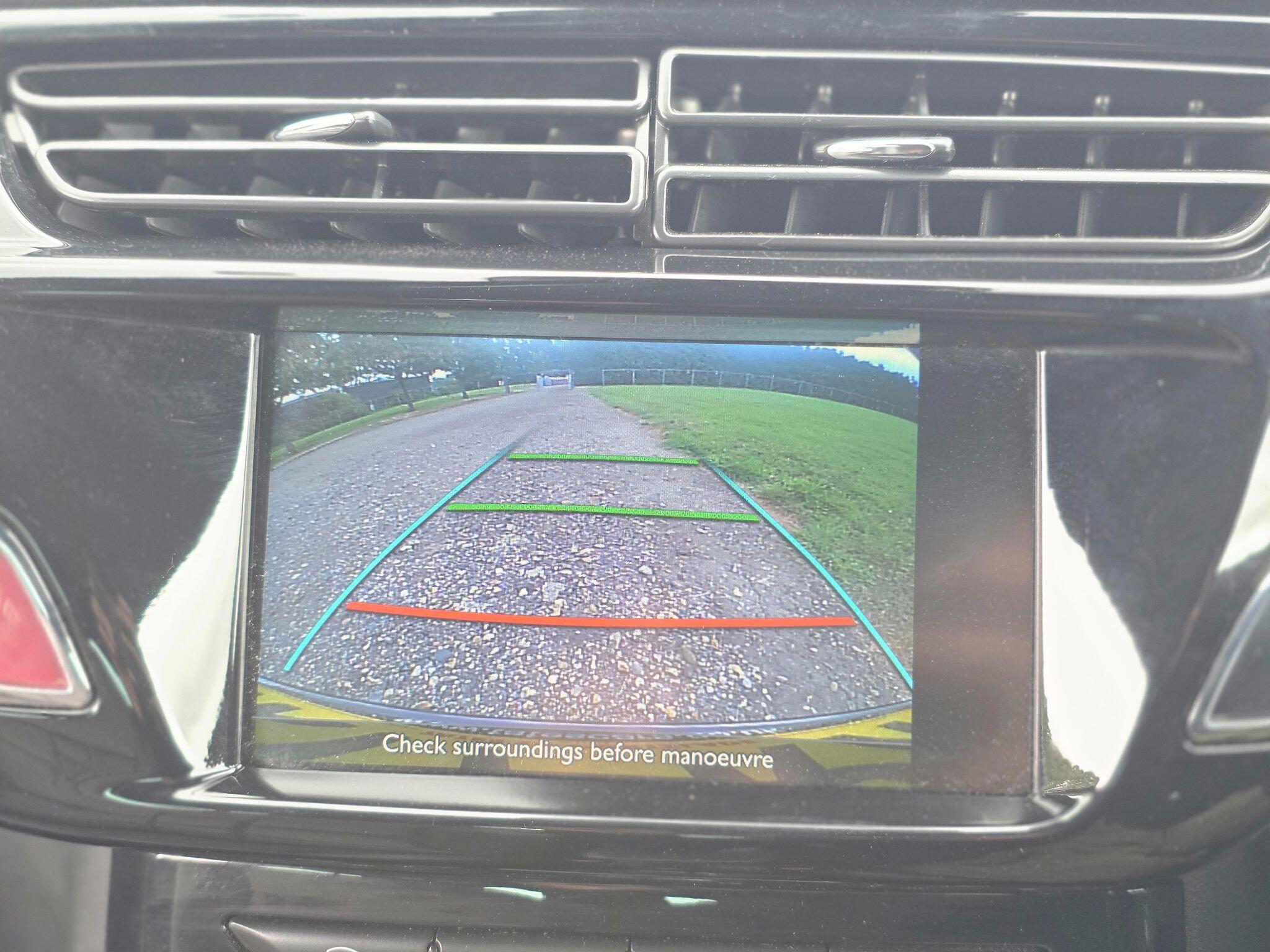 DS Automobiles DS 3 view 35