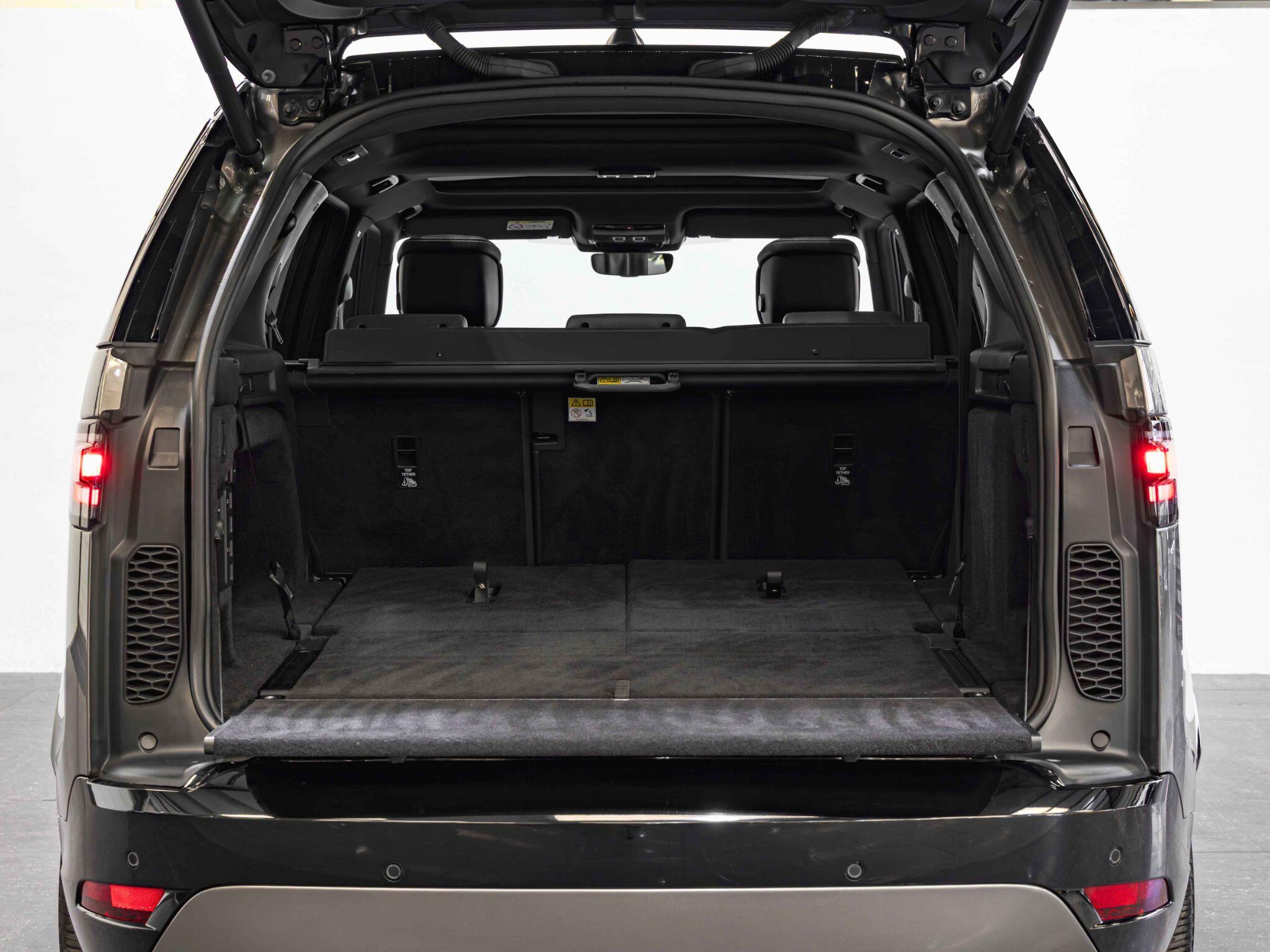Land Rover Discovery 3 view 26