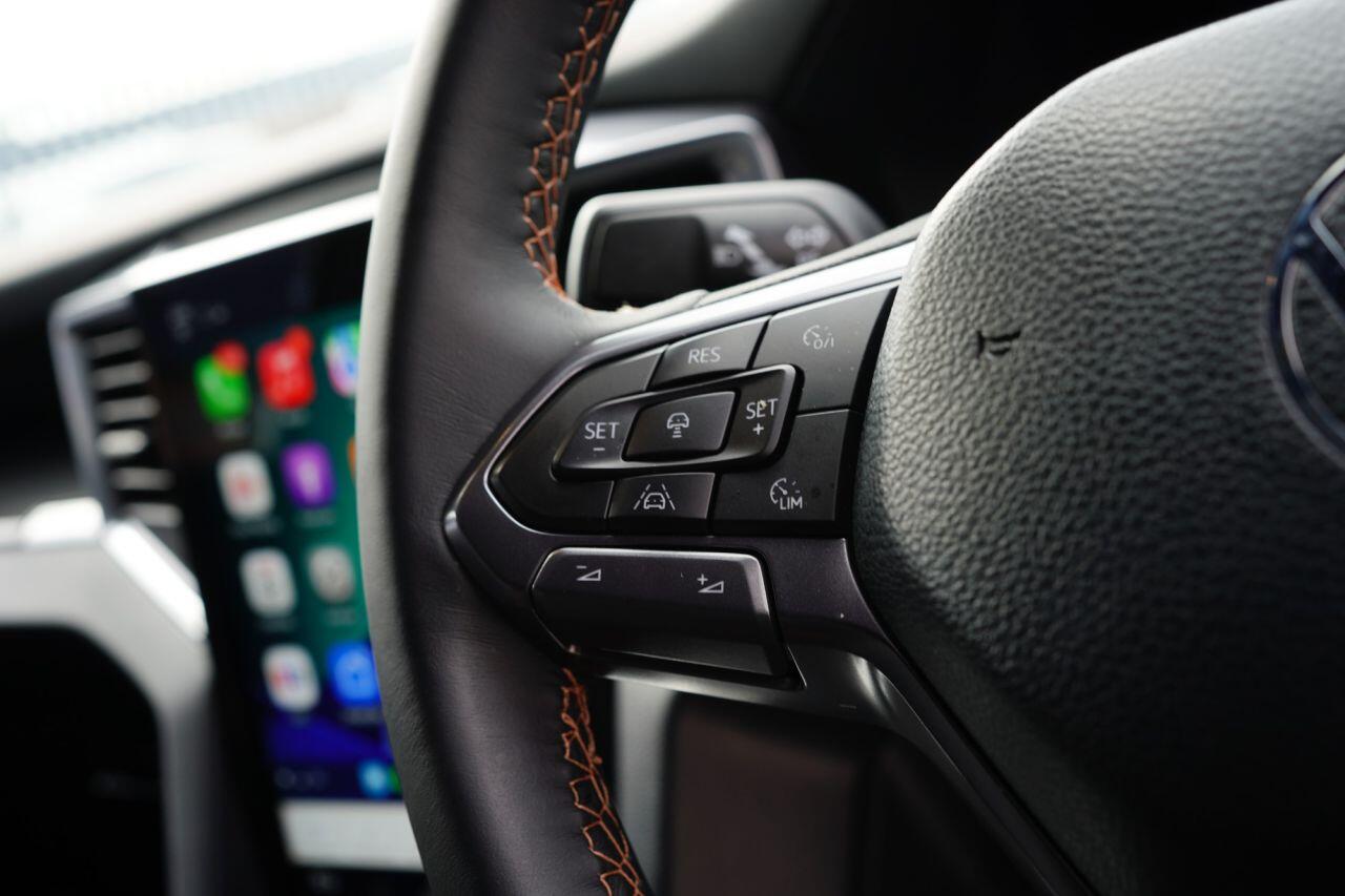 Volkswagen Amarok view 52