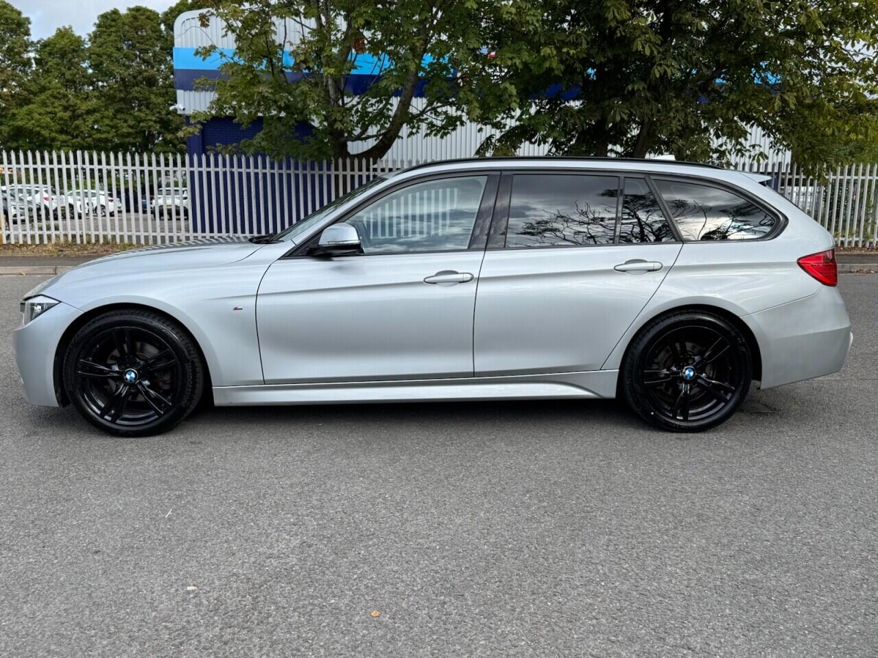 BMW 3 Series view 6