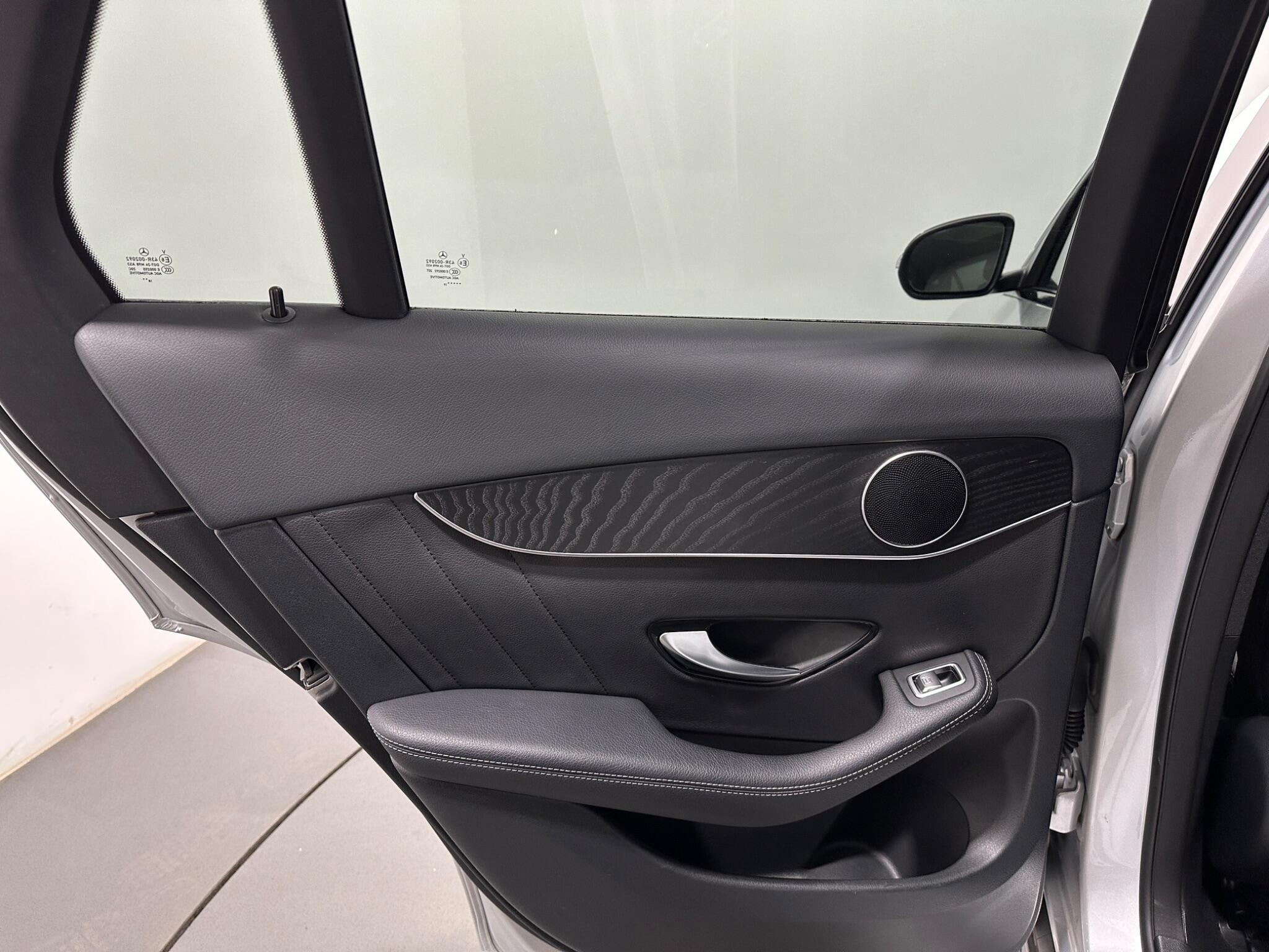 Mercedes-Benz GLC view 41