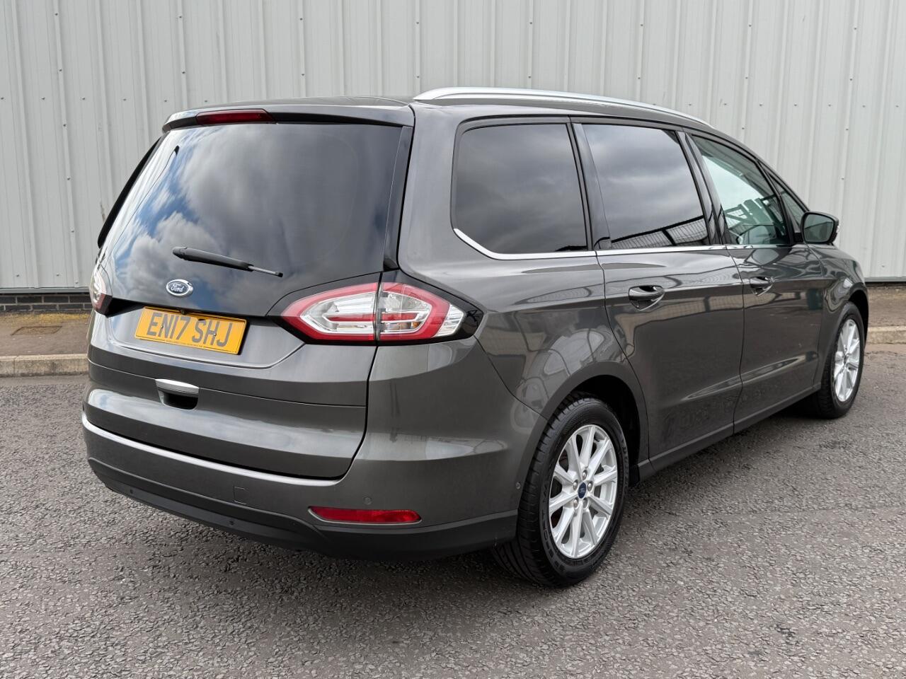 Ford Galaxy view 6