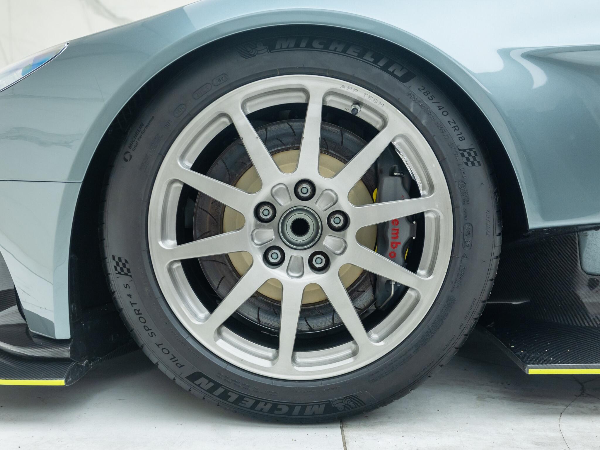 Aston Martin Vantage view 24