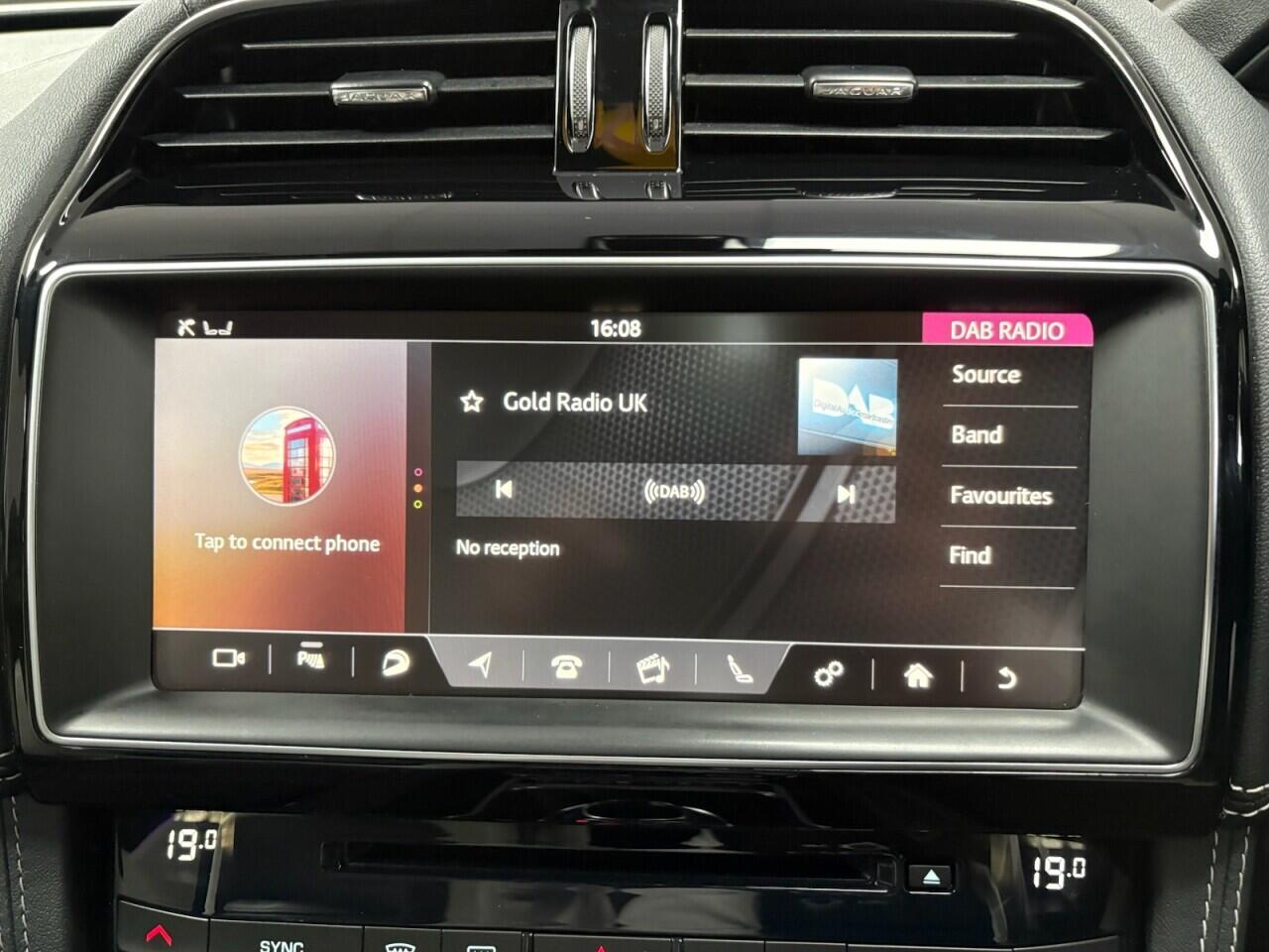 Jaguar F-Pace view 32