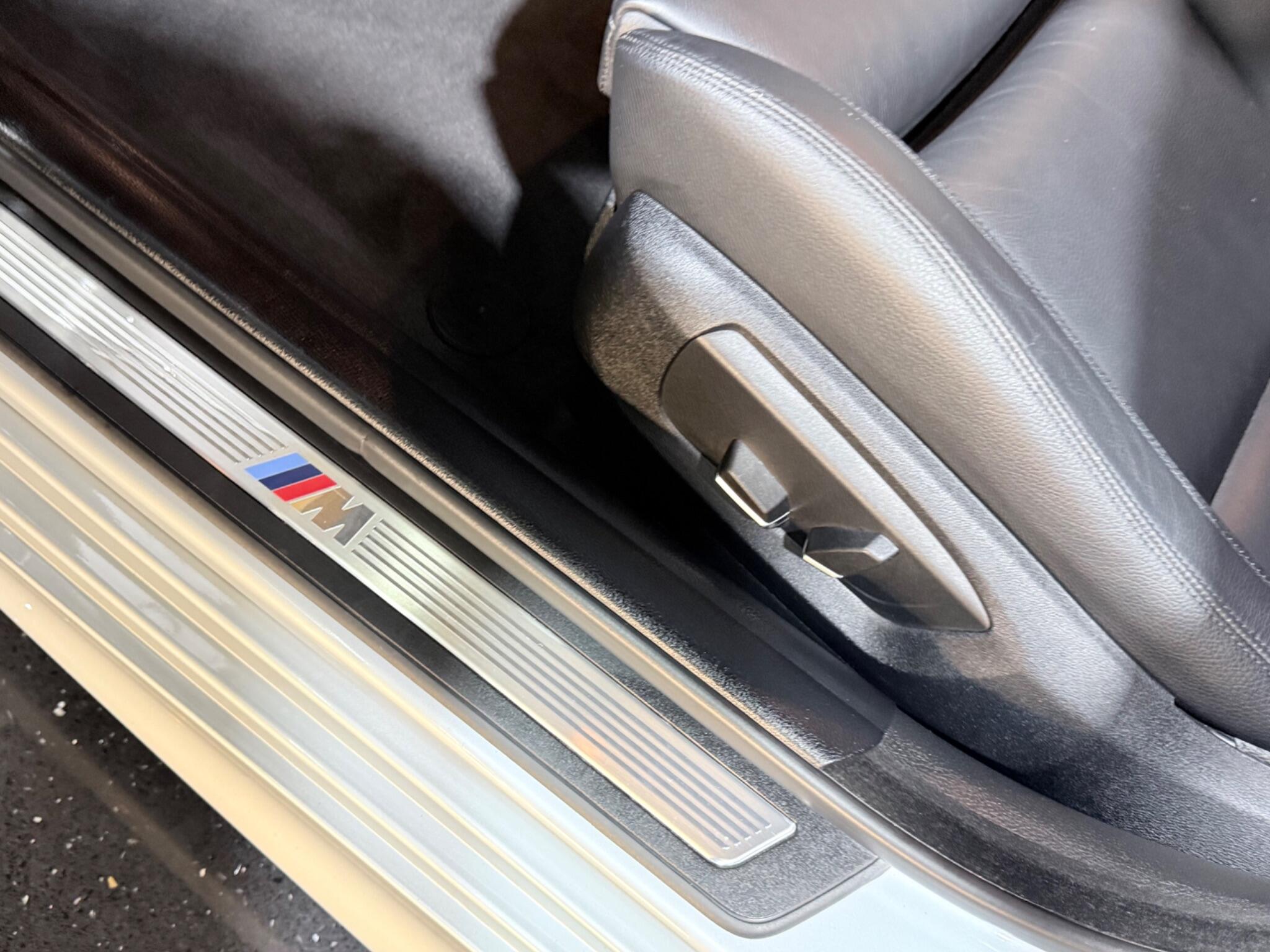 BMW 5 Series view 8
