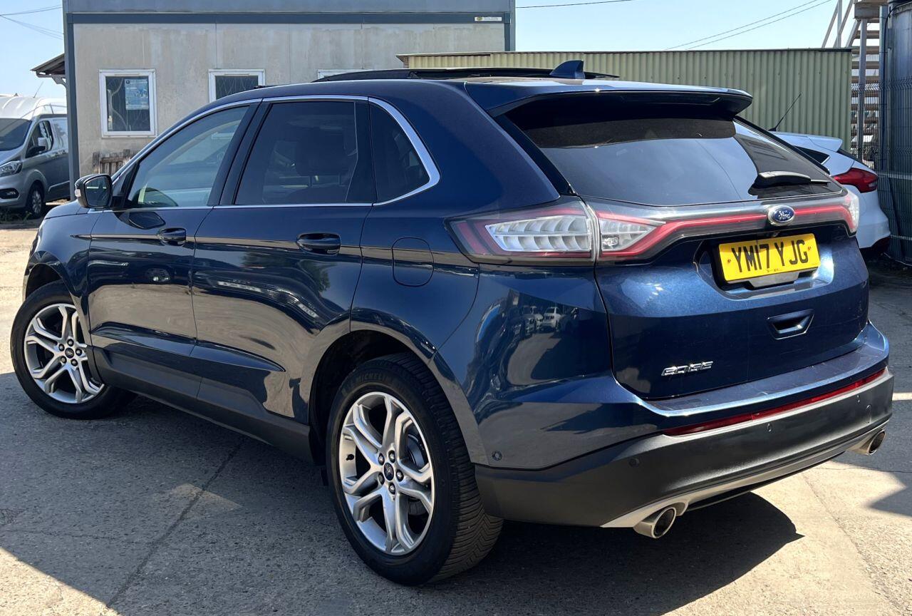 Ford Edge view 5