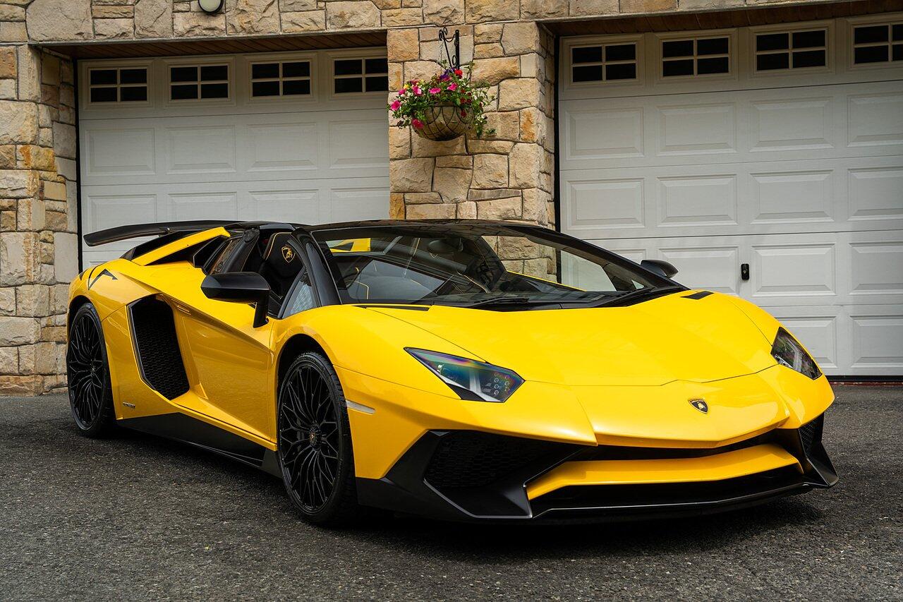 Lamborghini Aventador view 3