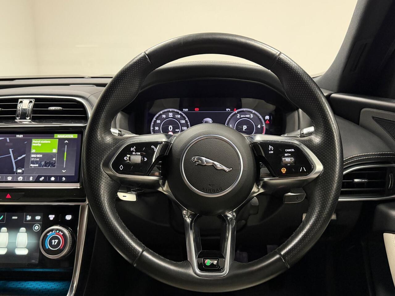 Jaguar Xe view 13