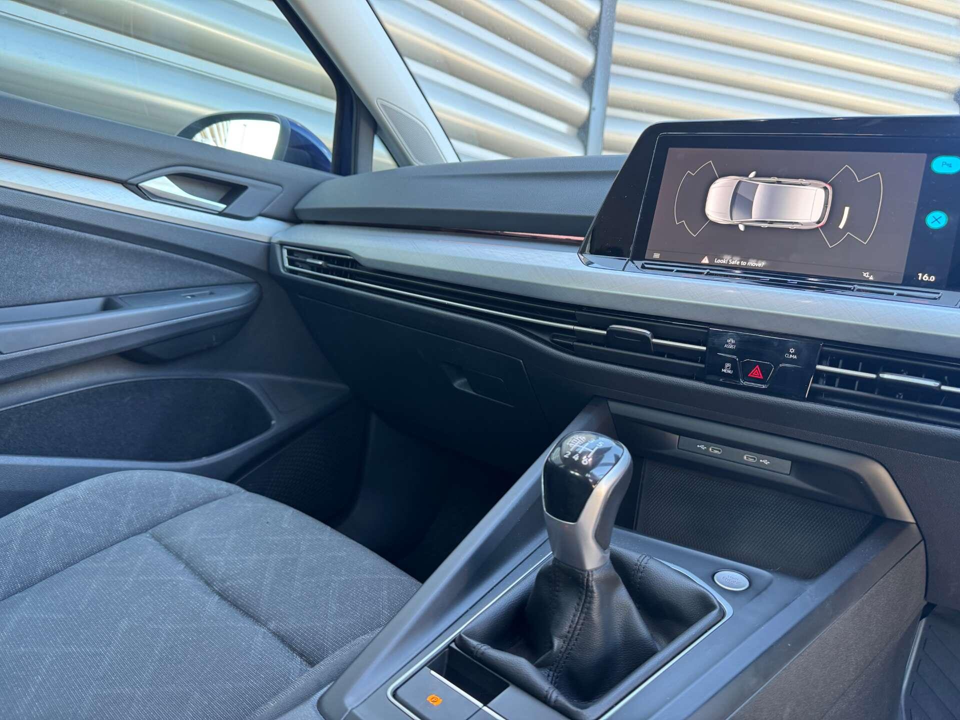 Volkswagen Golf view 20