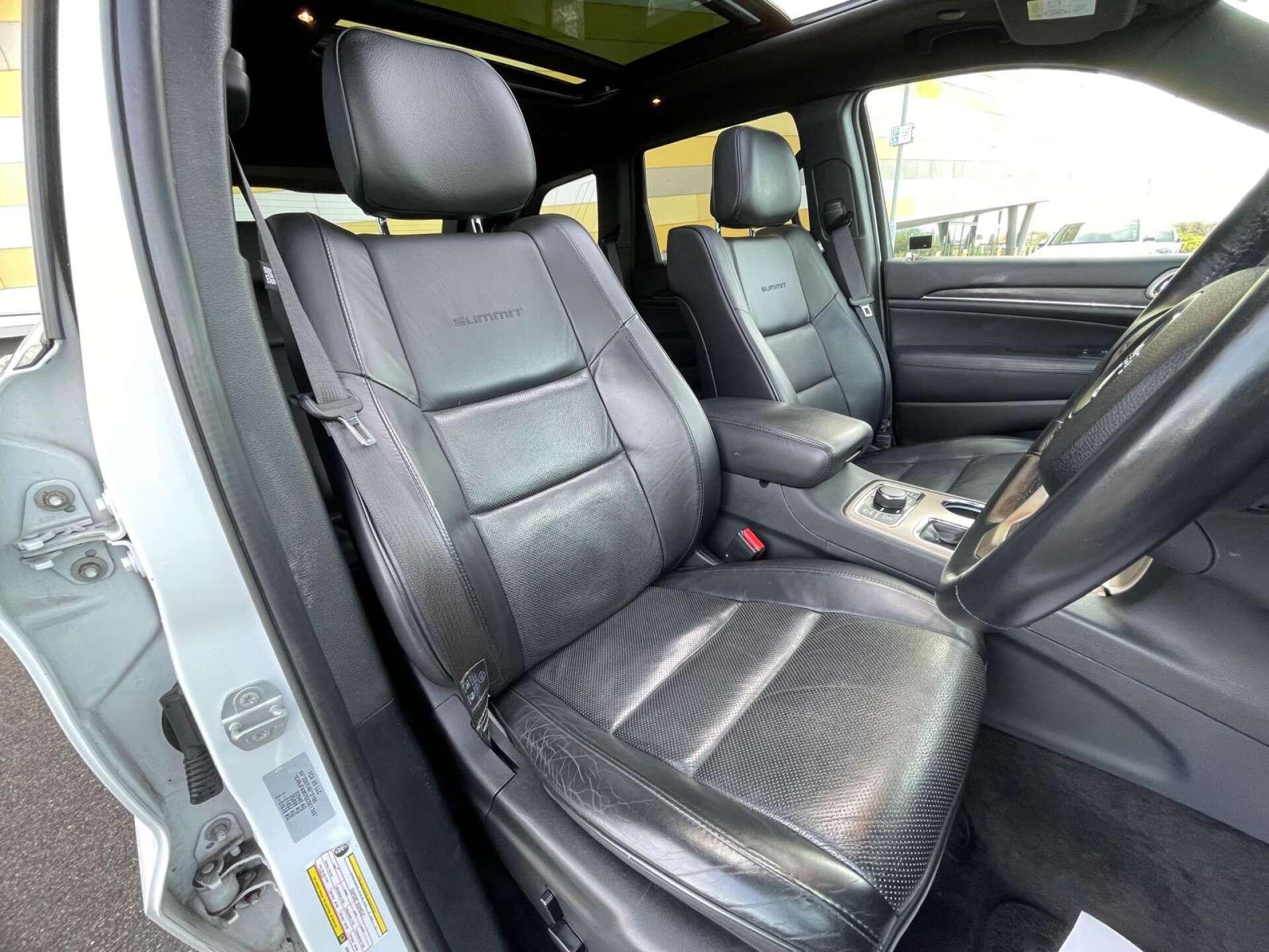 Jeep Grand Cherokee view 40