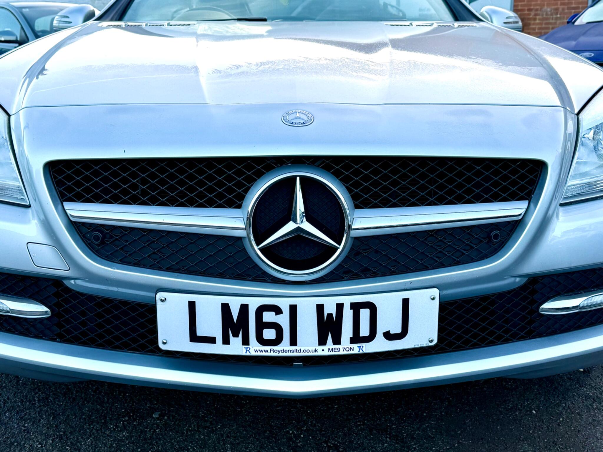 2011 Mercedes-Benz SLK image 16