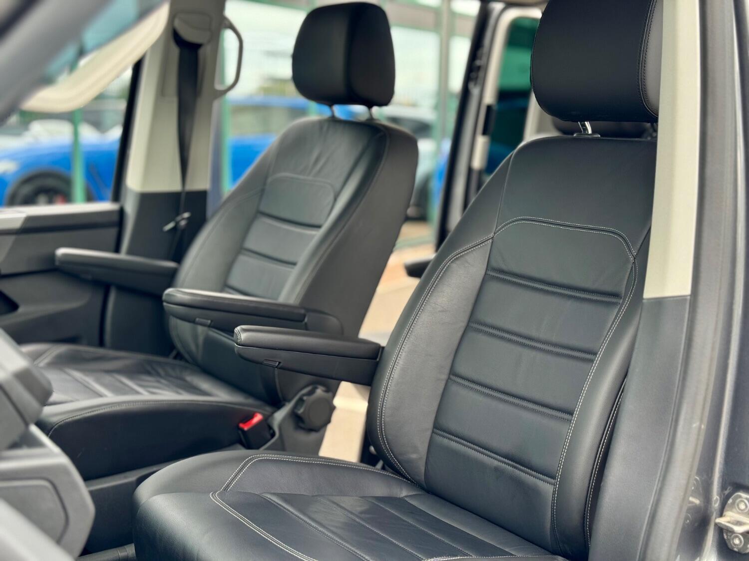 Volkswagen Caravelle view 36