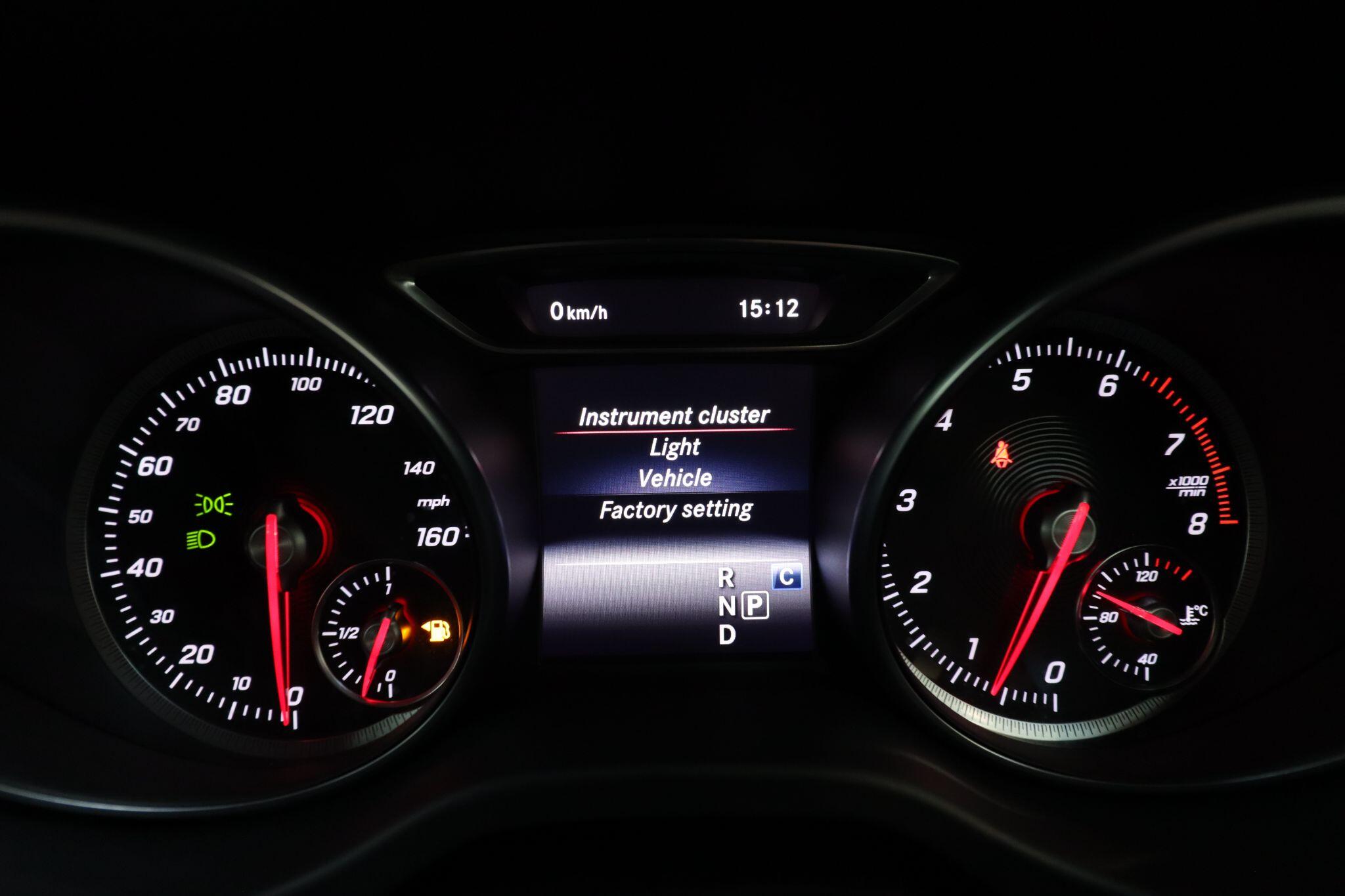 Mercedes-Benz Gla view 36