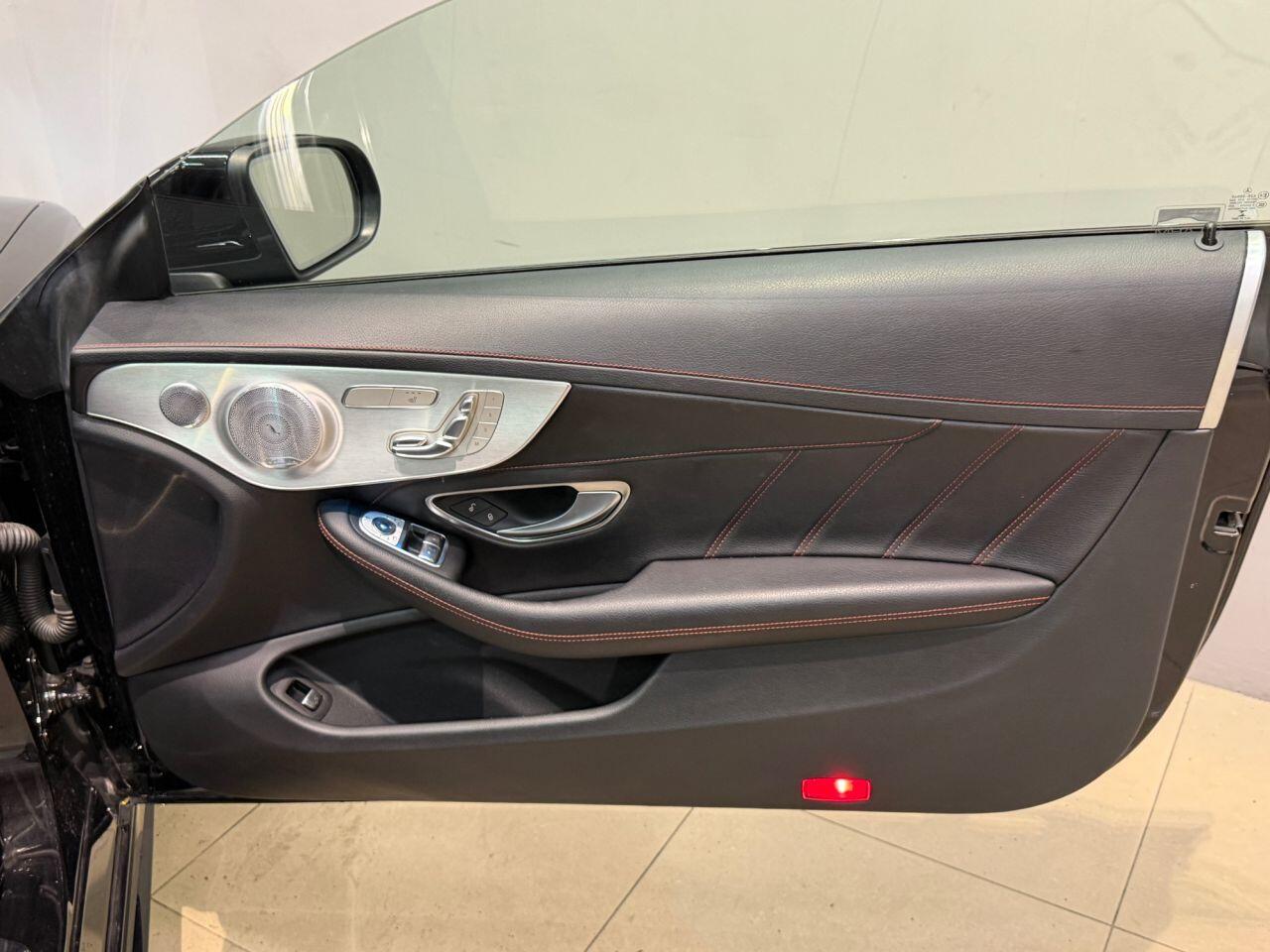 Mercedes-Benz C Class view 19