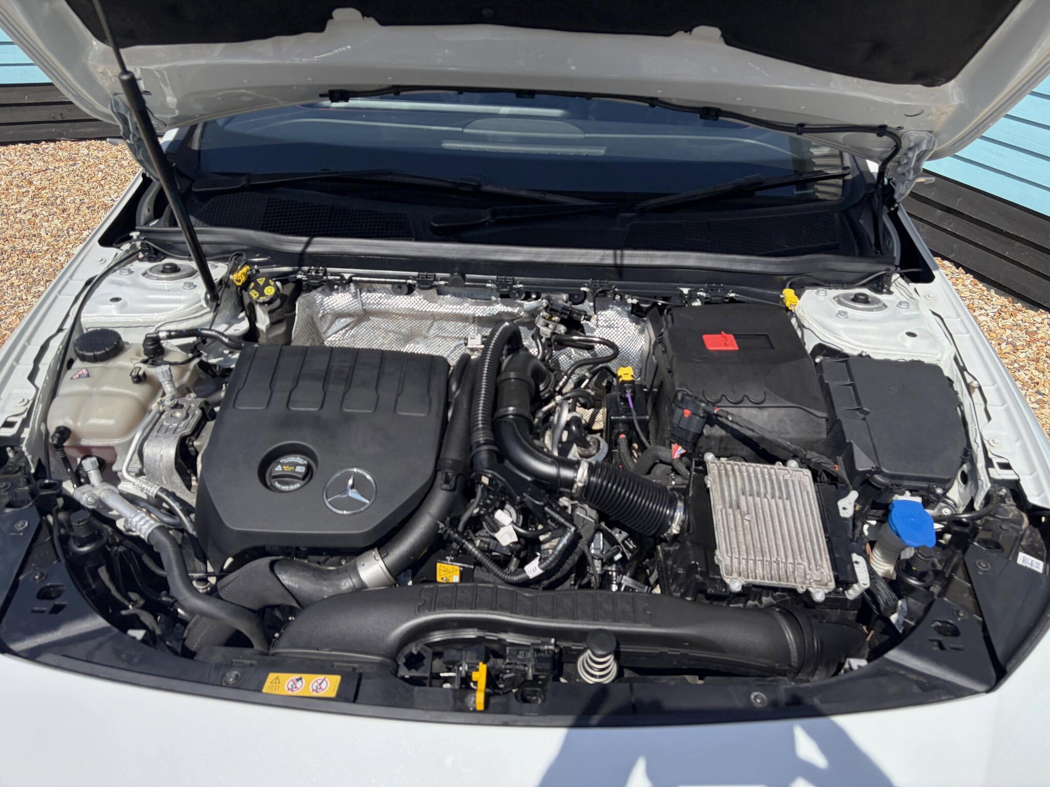 Mercedes-Benz Cla view 13
