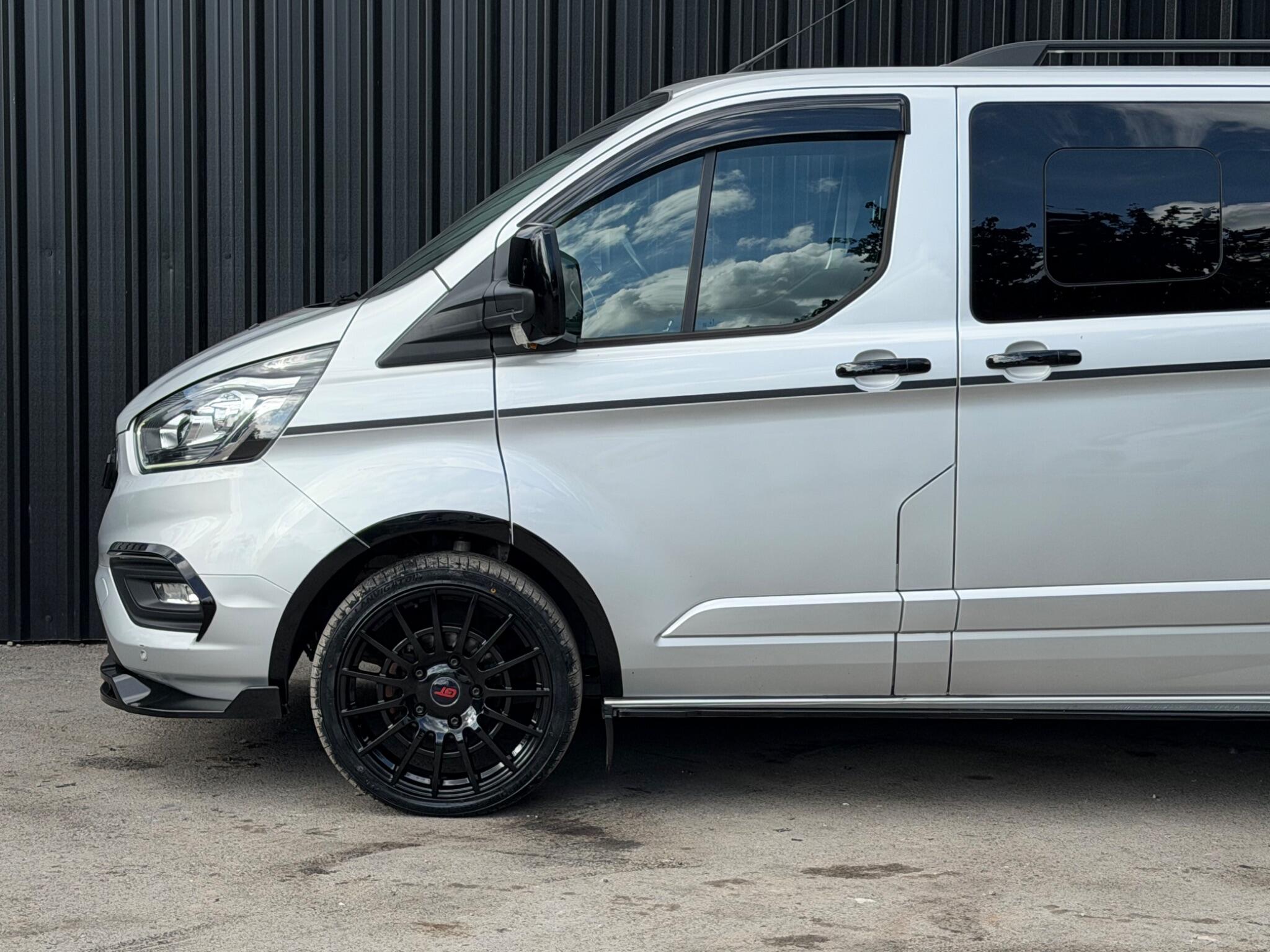 Ford Transit Custom view 17