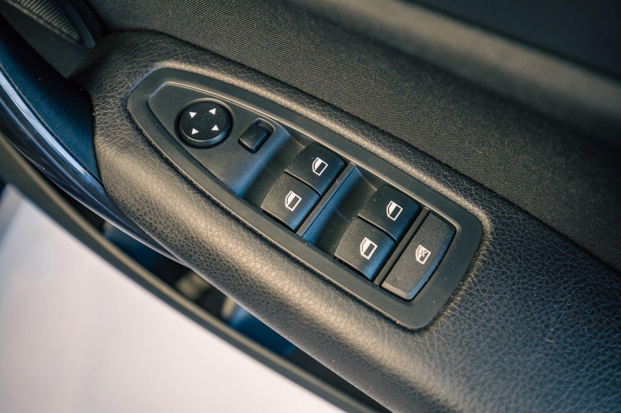BMW 1 Series view 10