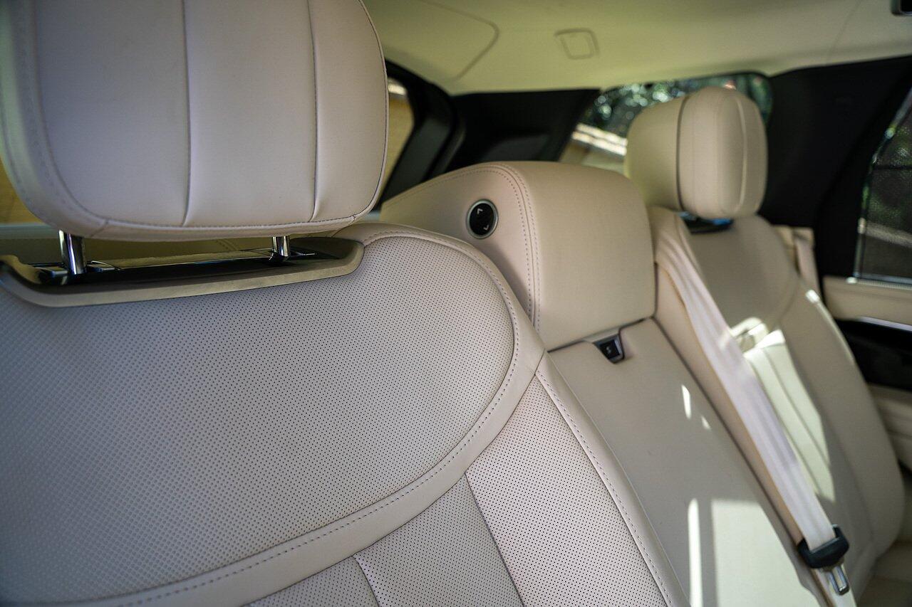 Land Rover Range Rover view 83