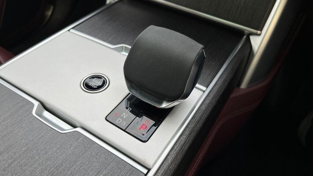 Land Rover Range Rover view 35