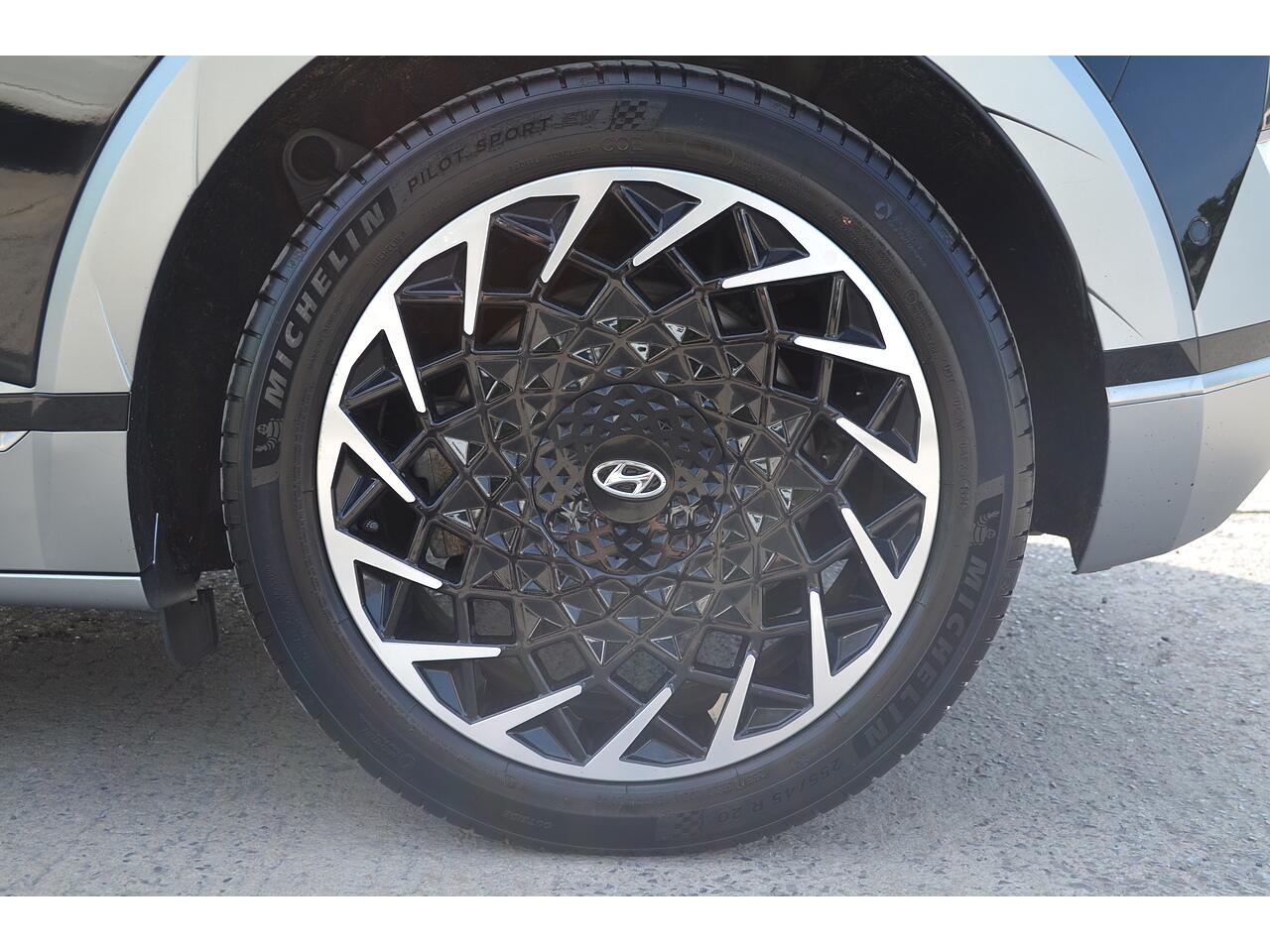 Hyundai Ioniq 5 view 39