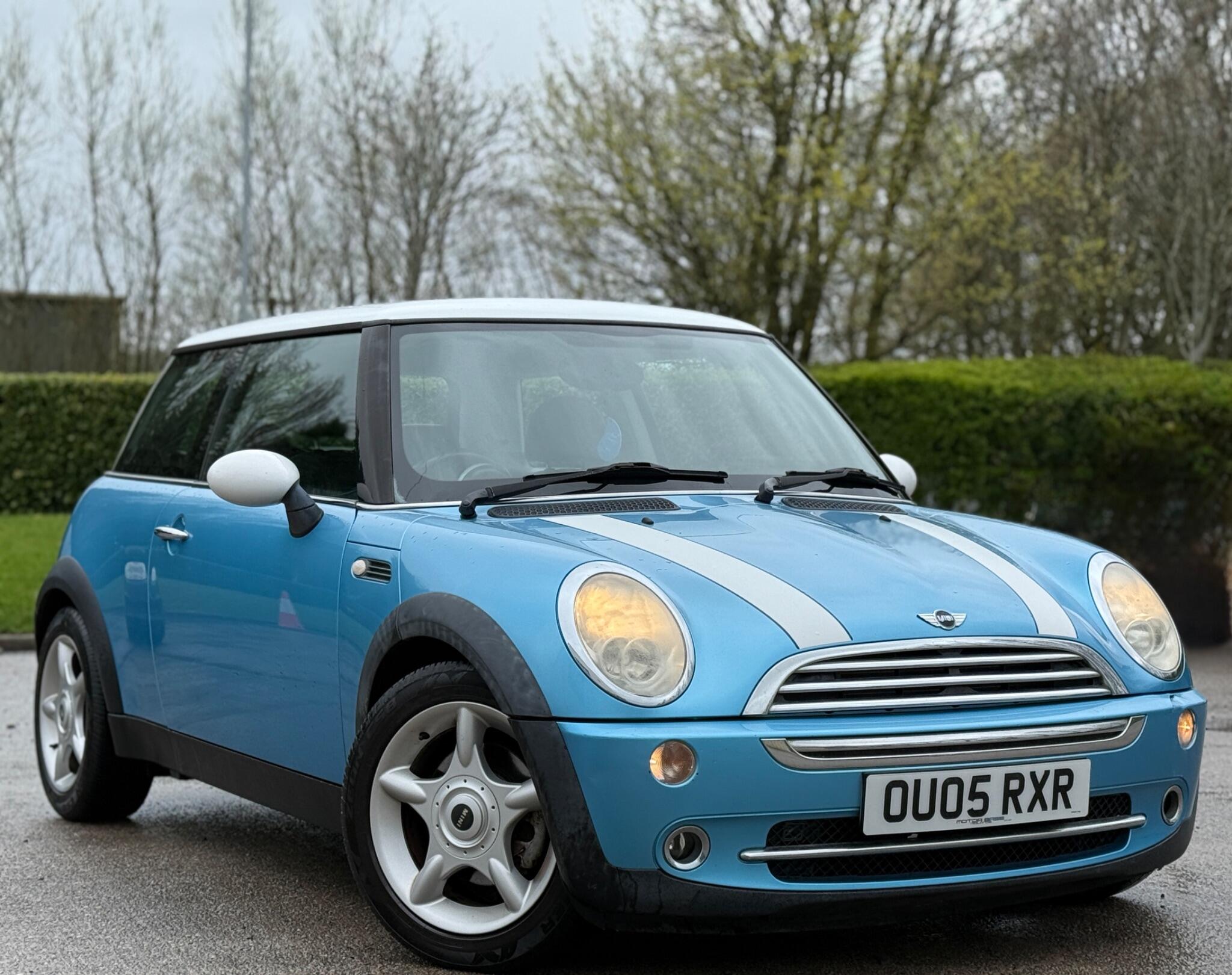 2005 MINI Mini 1.6 Cooper (116bhp) Hatchback 3d