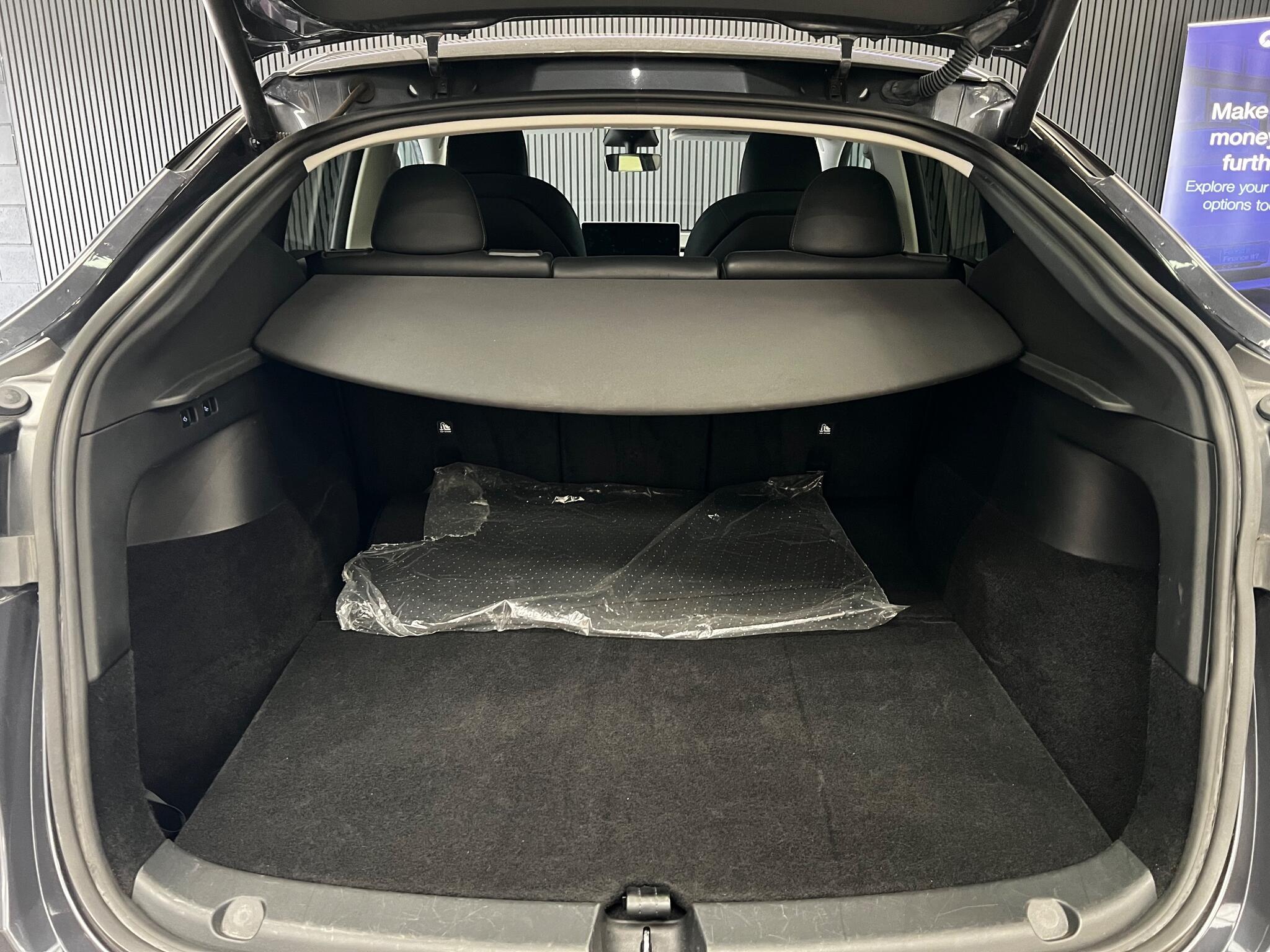 Tesla Model Y view 25
