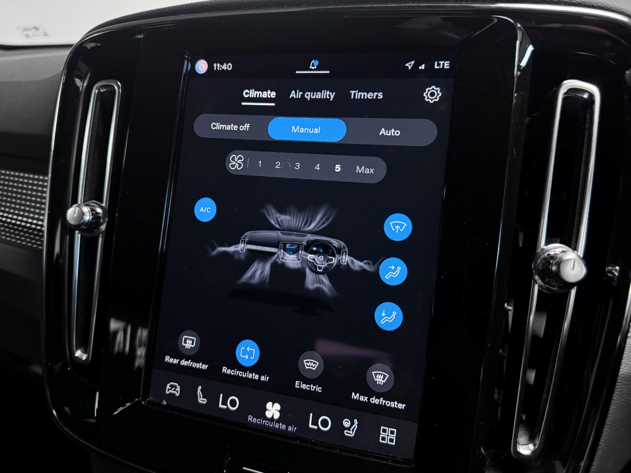 Volvo XC40 view 42