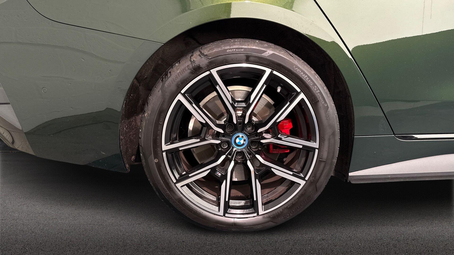 BMW I4 view 14