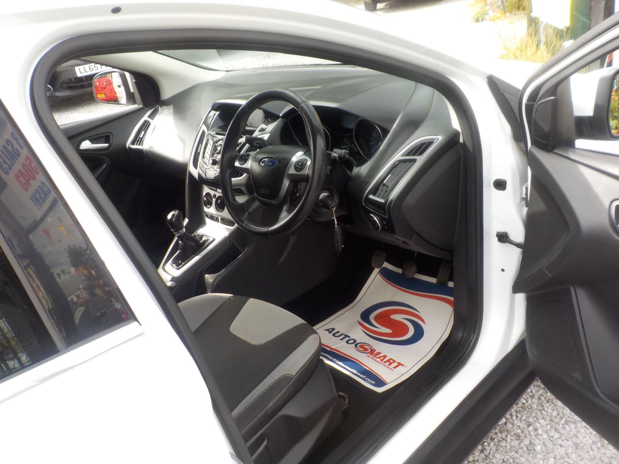 Ford Focus 1.6 Zetec Euro 5 5dr