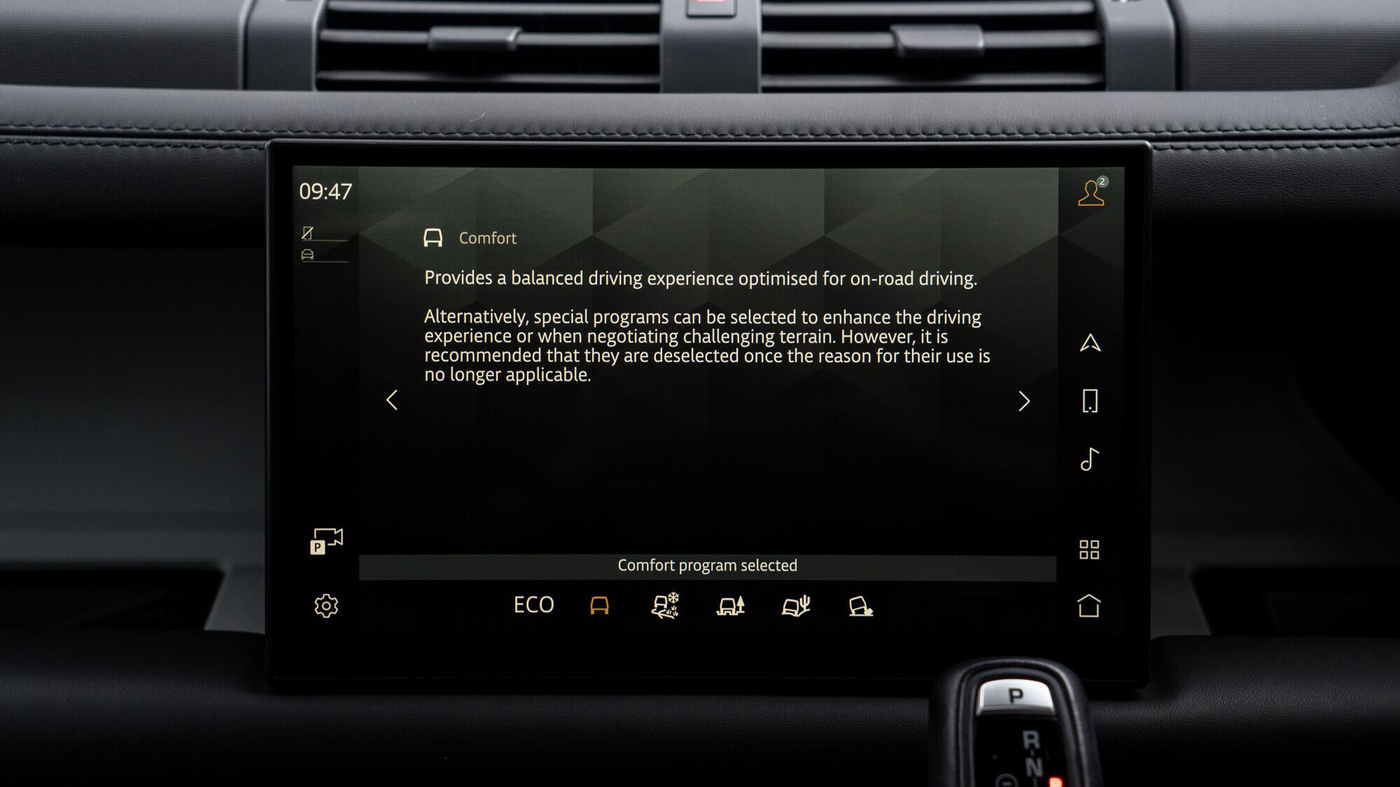 Land Rover Defender view 32