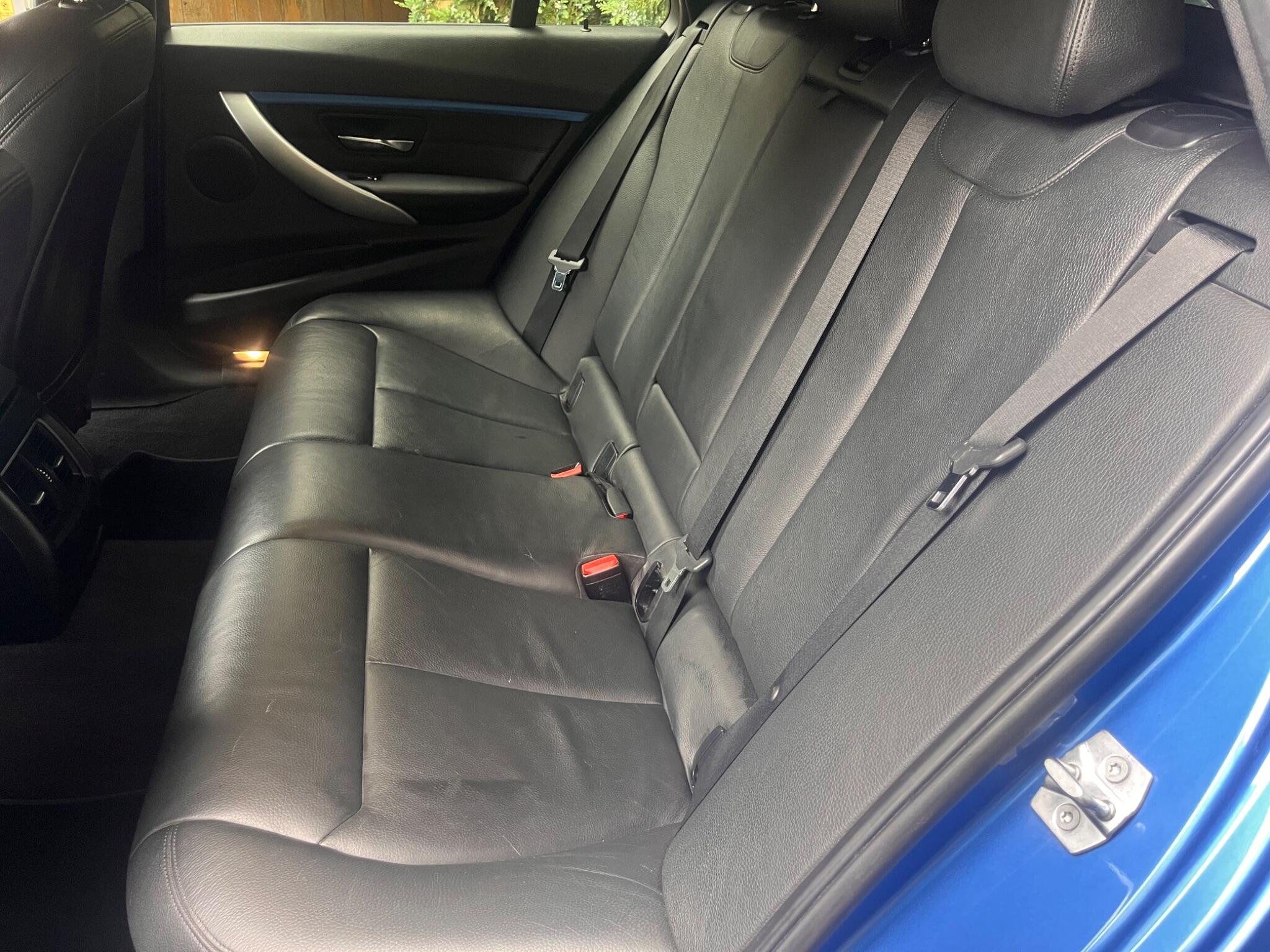 BMW 3 Series view 30