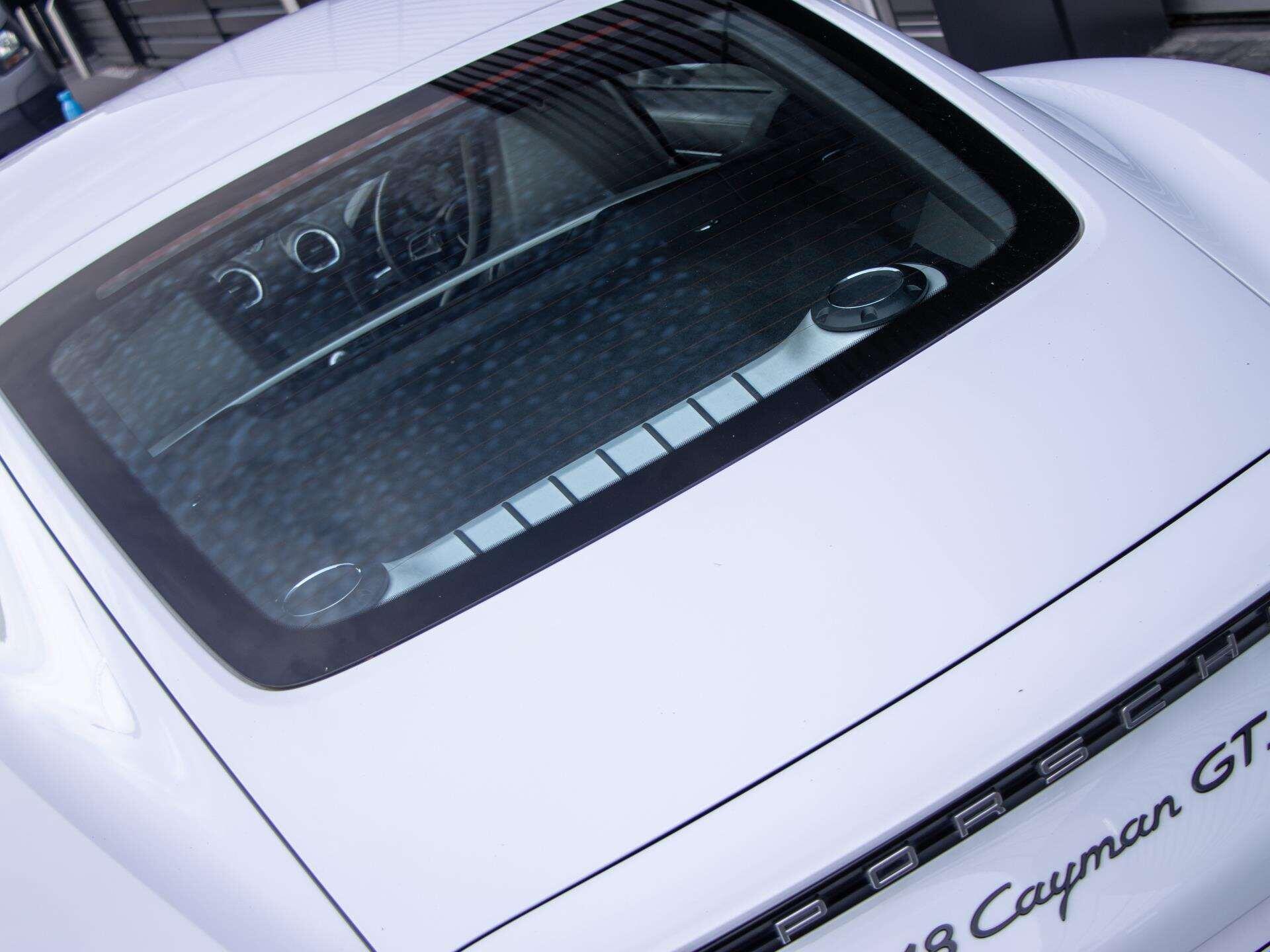 Porsche Cayman view 11
