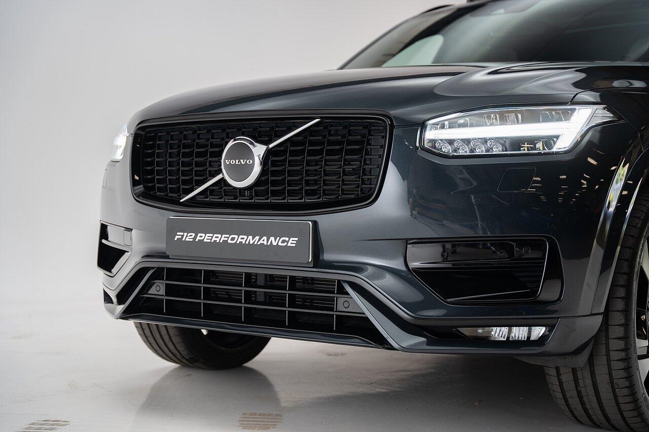 Volvo XC90 view 26
