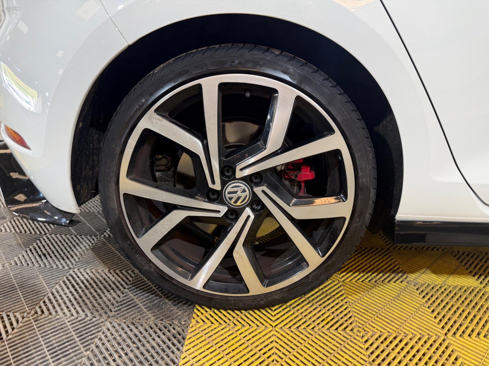 Volkswagen Golf view 45