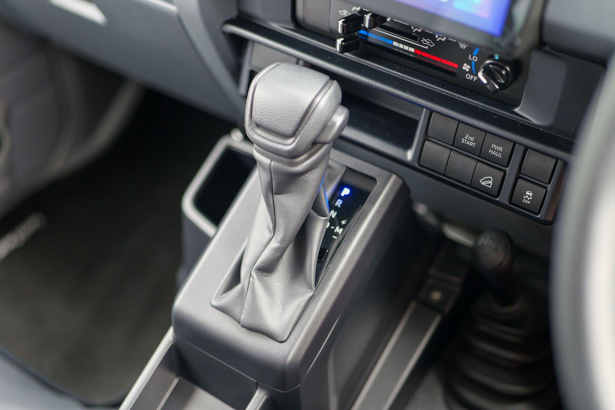 Toyota Land Cruiser view 20