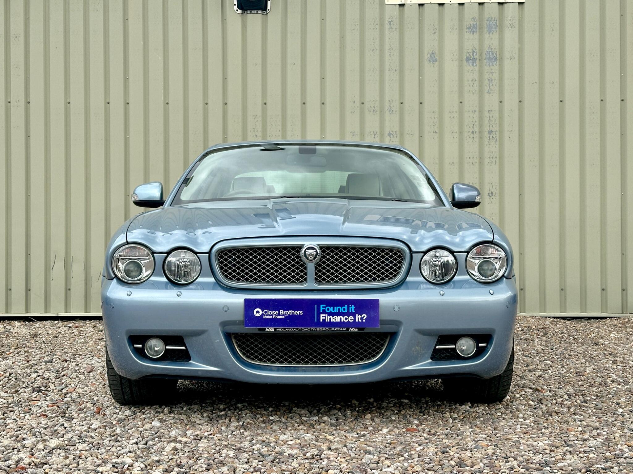Jaguar XJ view 2