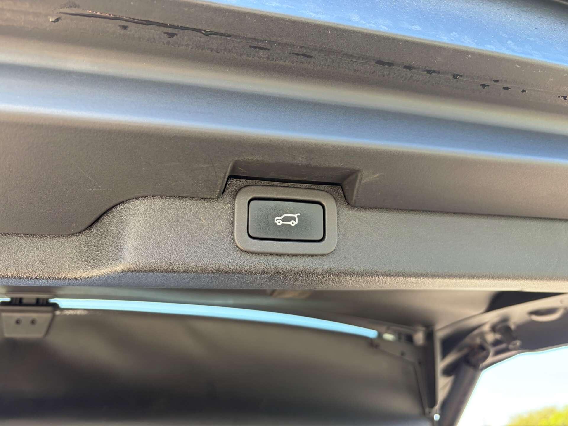 Land Rover Discovery 3 view 32