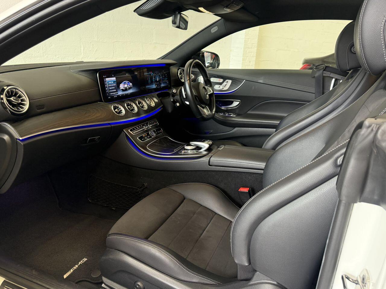 Mercedes-Benz E Class view 61