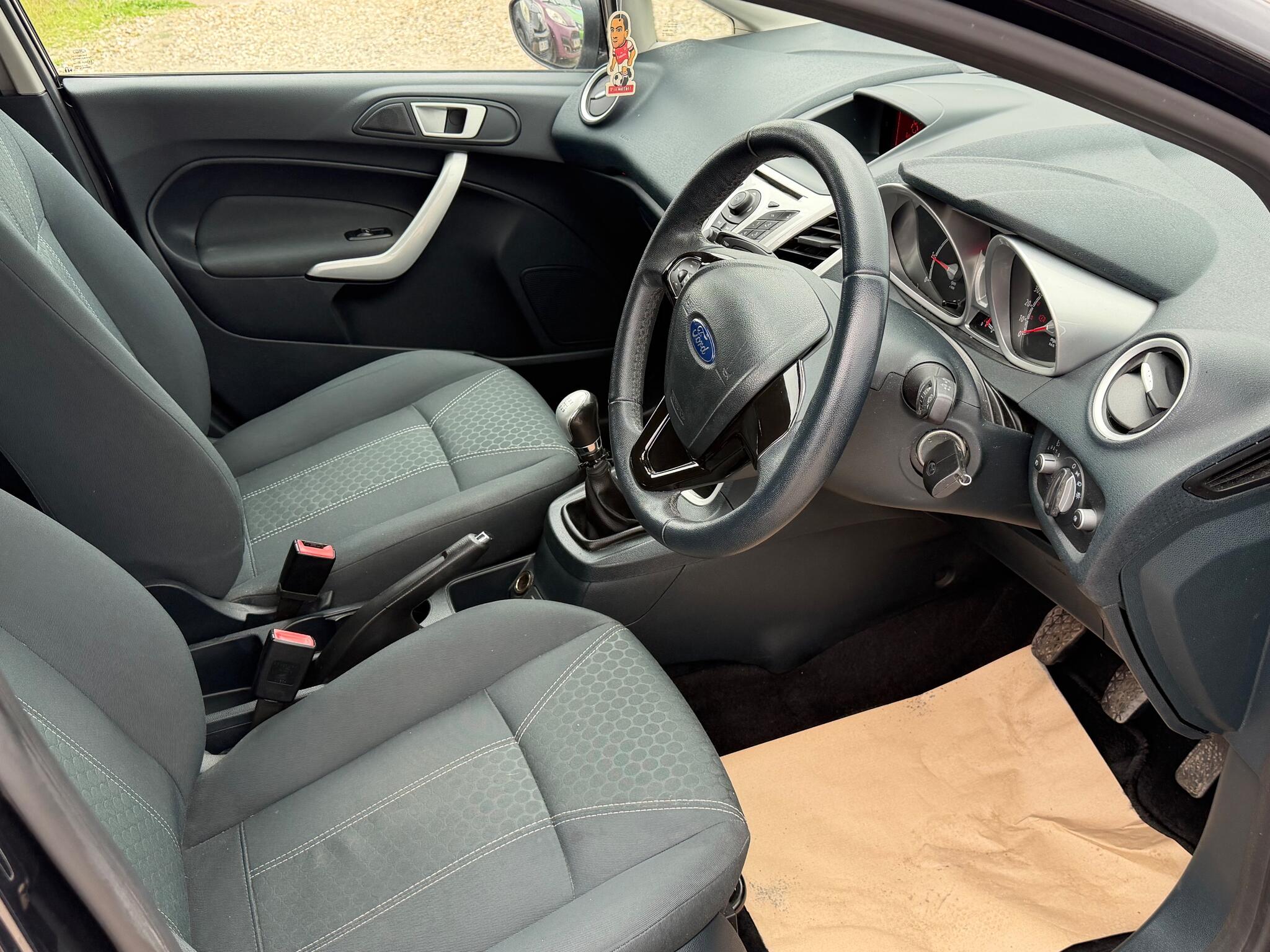 Ford Fiesta view 3