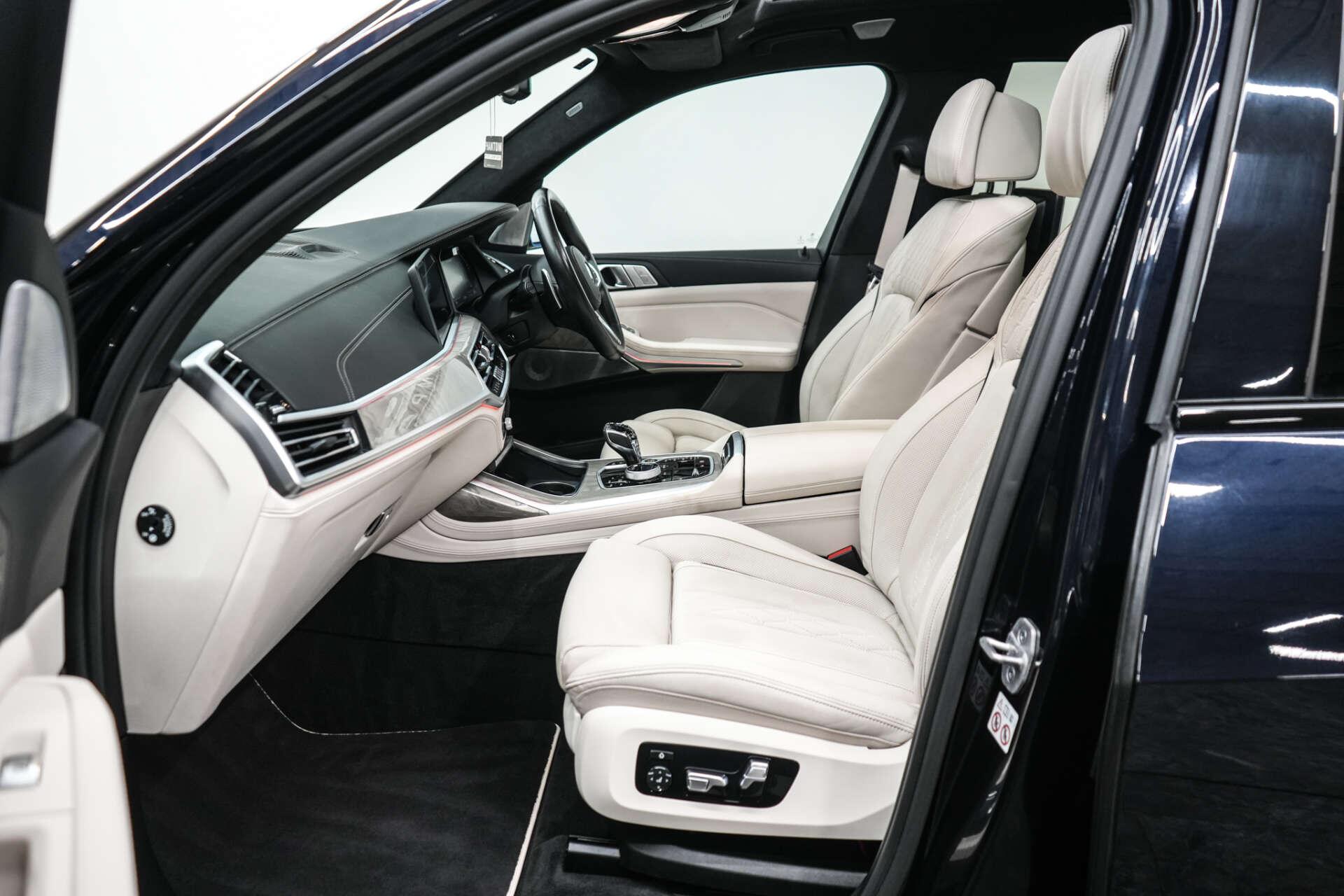 BMW X7 view 21