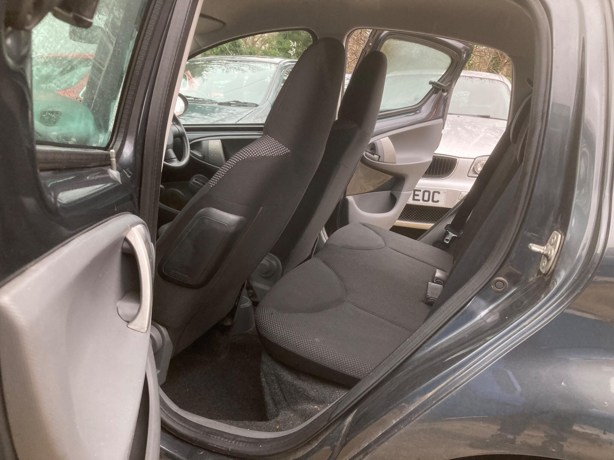 Toyota Aygo view 25