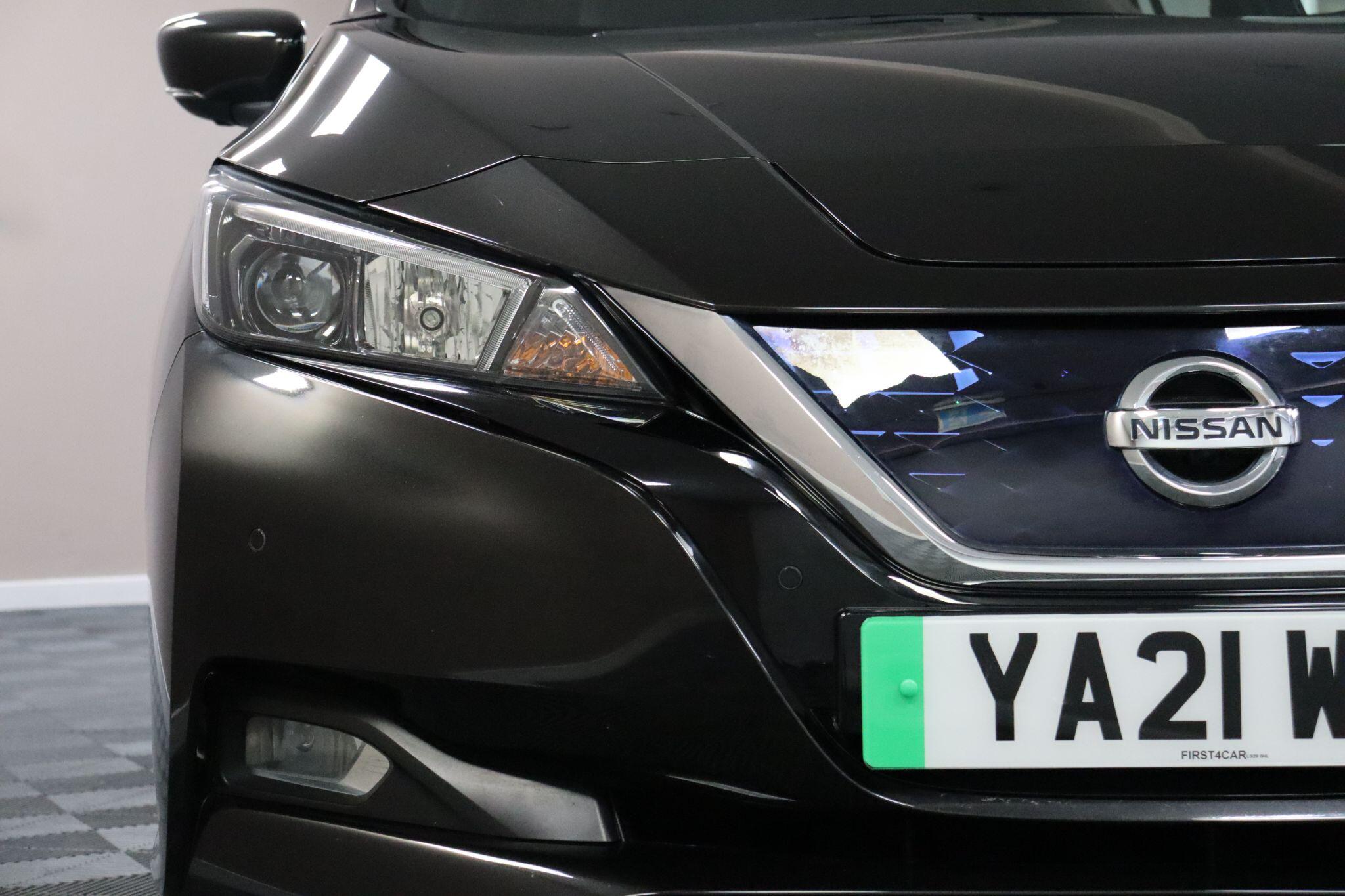 Nissan Leaf view 25