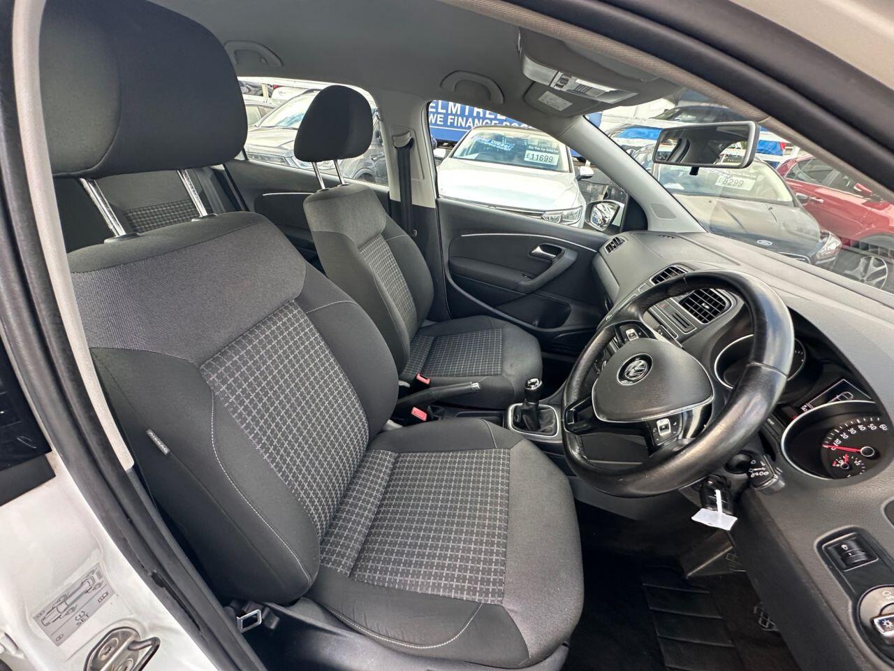 Volkswagen Polo view 2