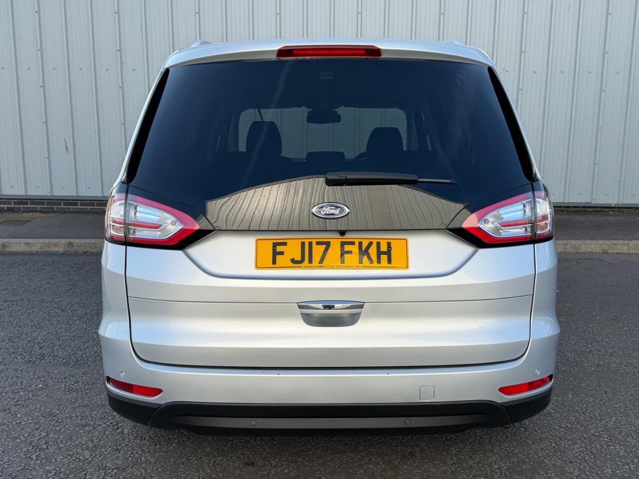 Ford Galaxy view 10