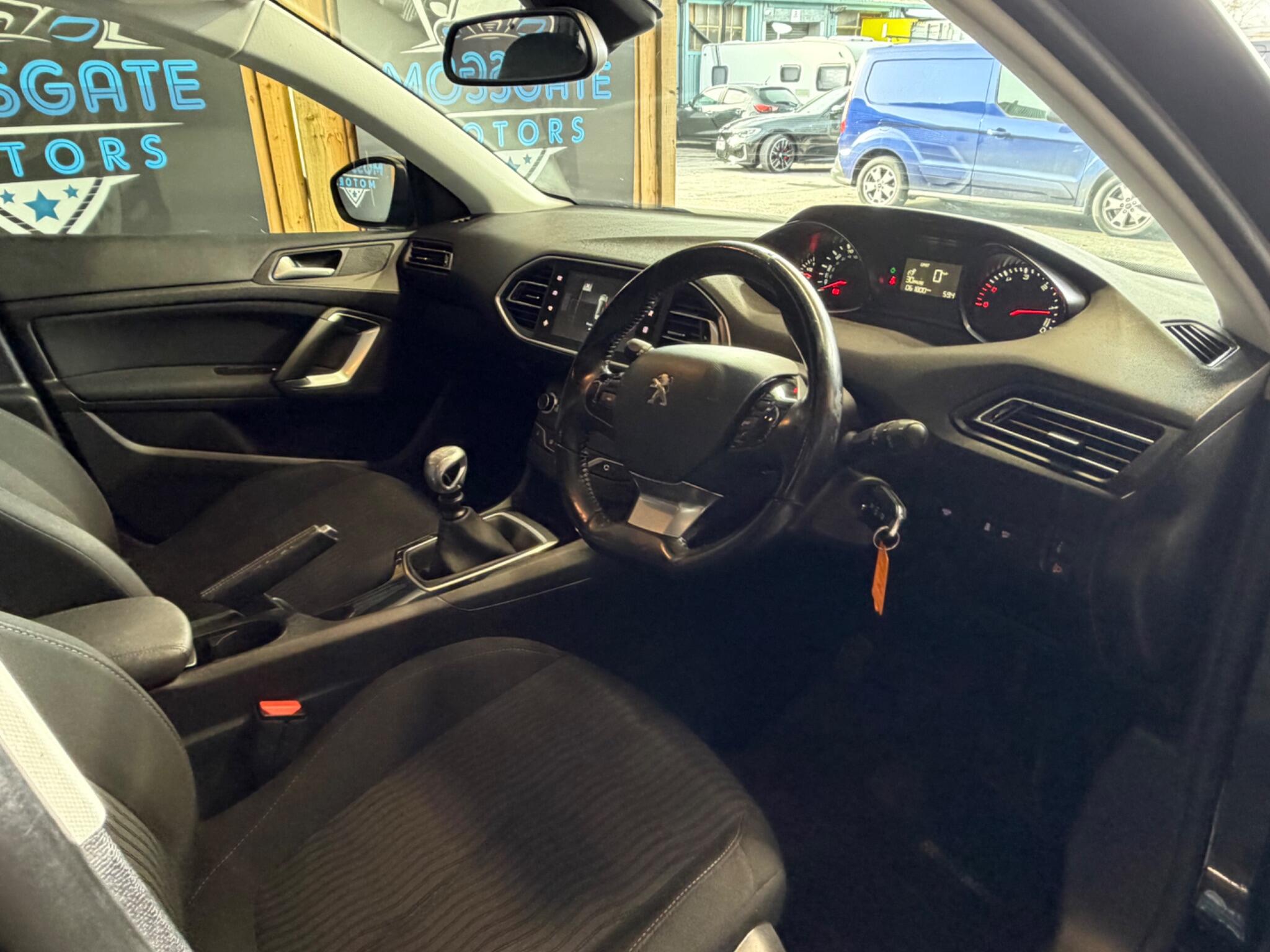 Peugeot 308 SW view 15